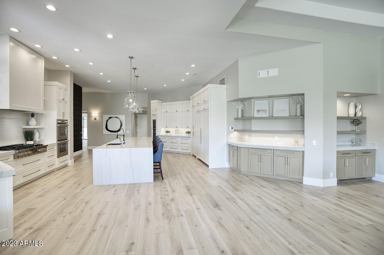 4456 E Valley Vista Lane