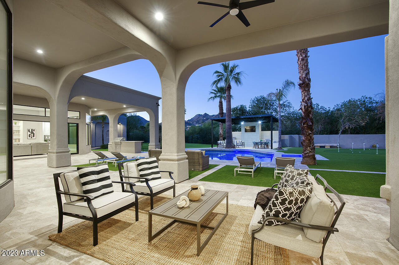 4456 E Valley Vista Lane