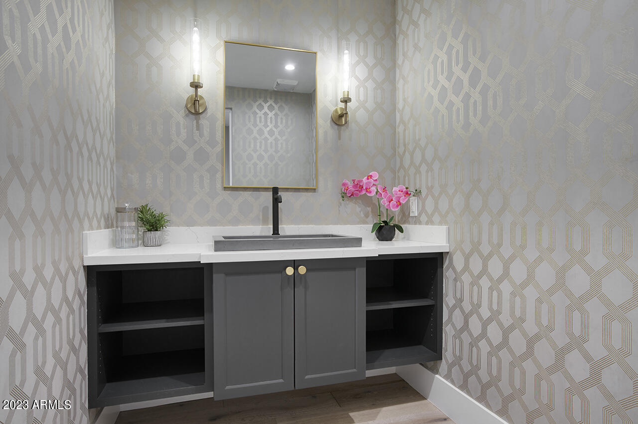 4456 E Valley Vista Lane