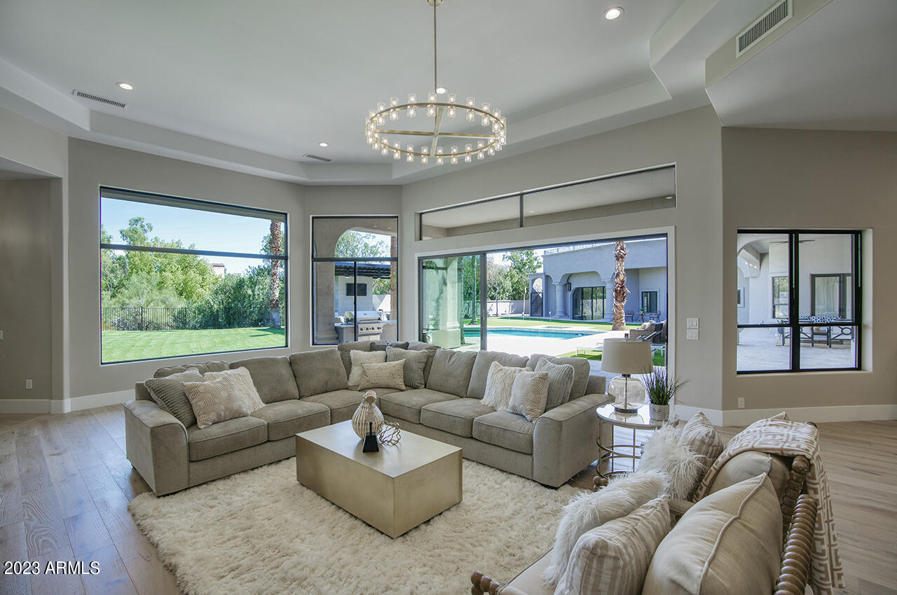 4456 E Valley Vista Lane