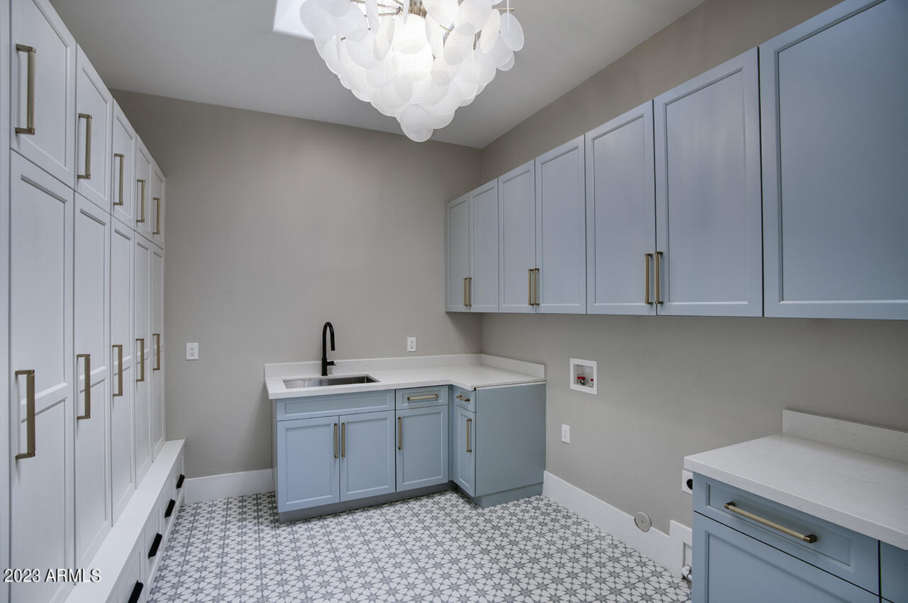 4456 E Valley Vista Lane