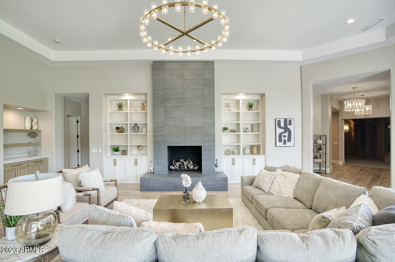 4456 E Valley Vista Lane