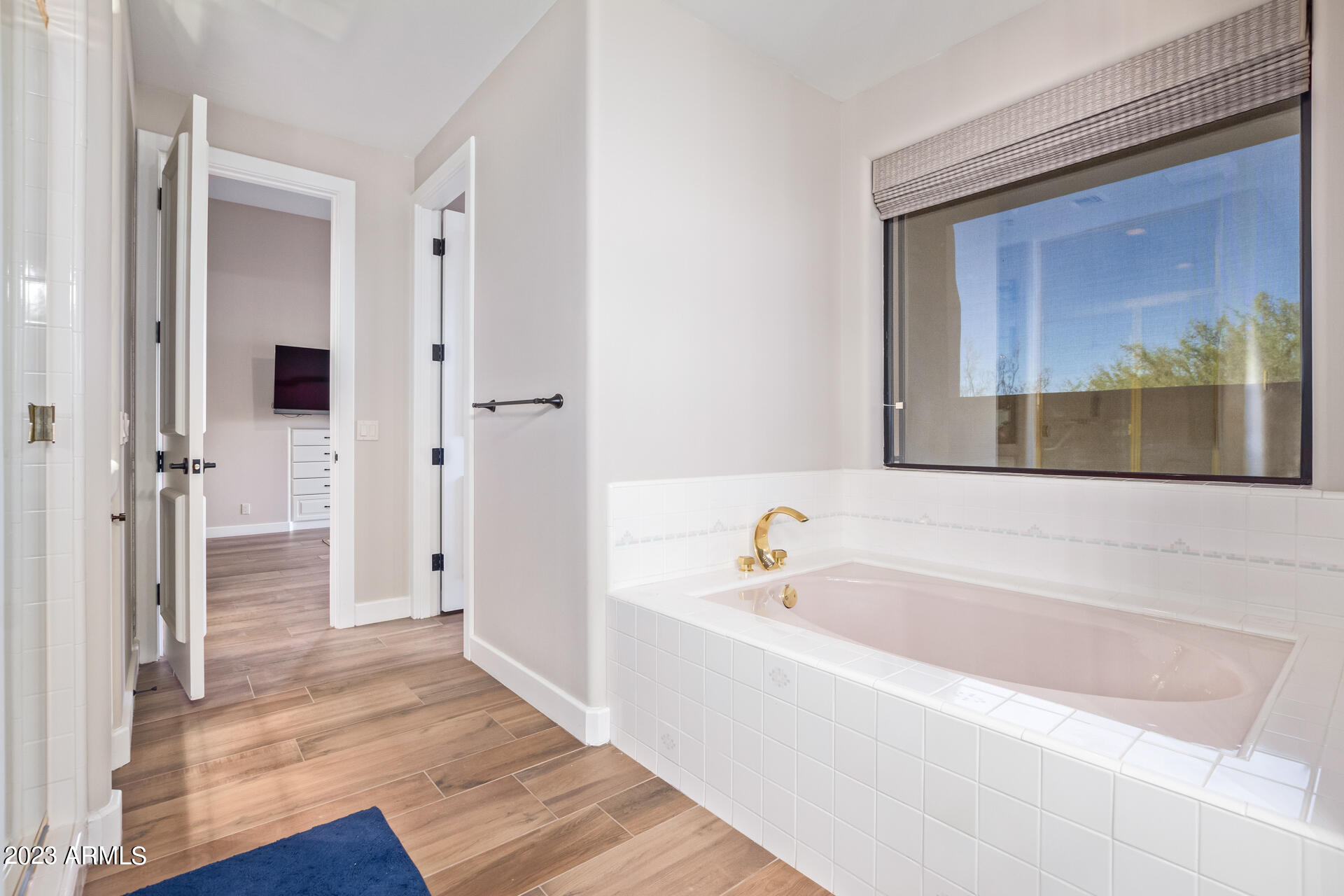 24200 N ALMA SCHOOL Road, 41