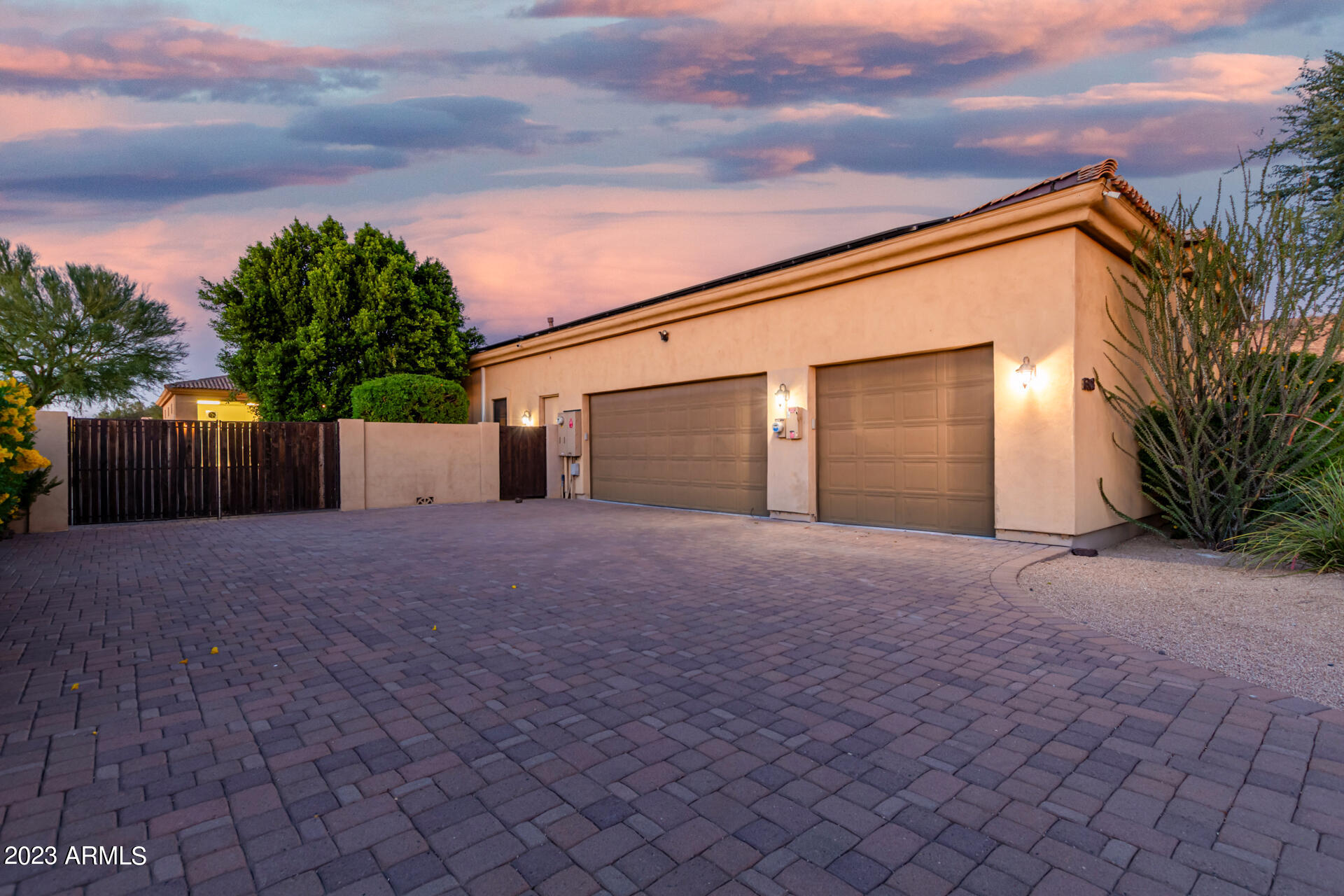 6308 W PARKSIDE Lane