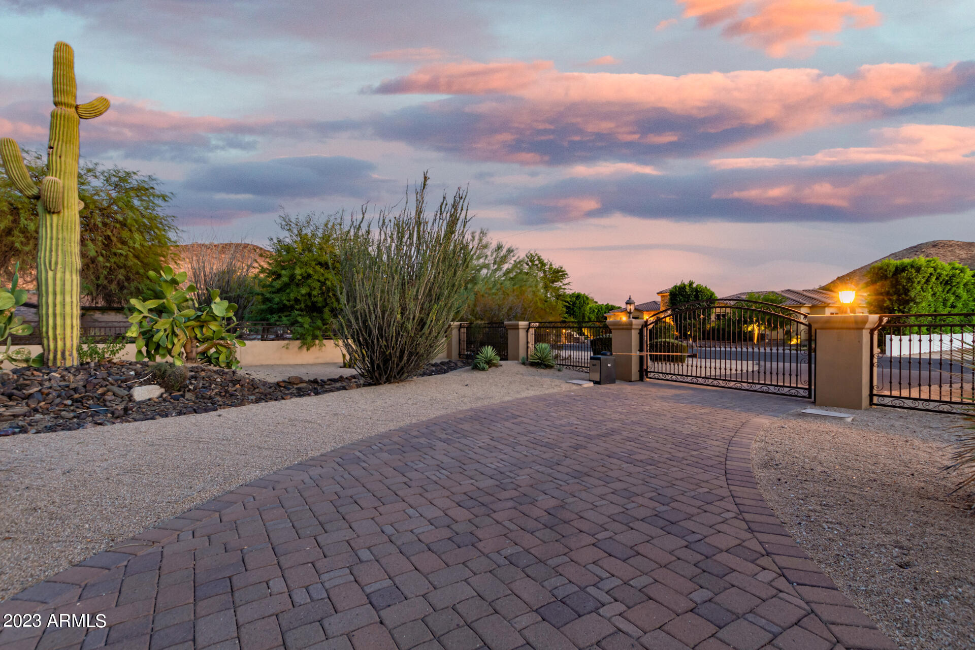 6308 W PARKSIDE Lane