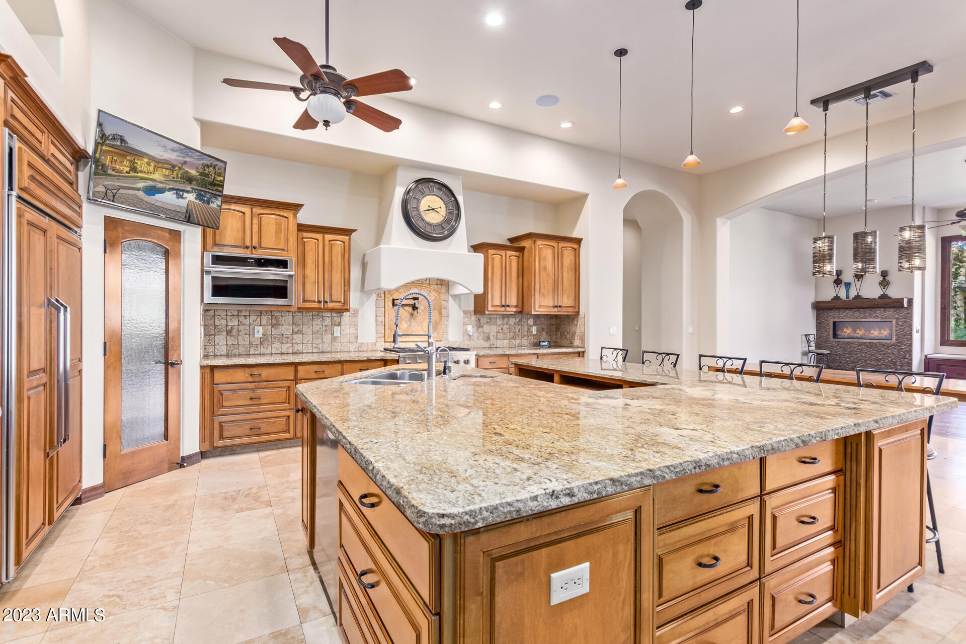 6308 W PARKSIDE Lane