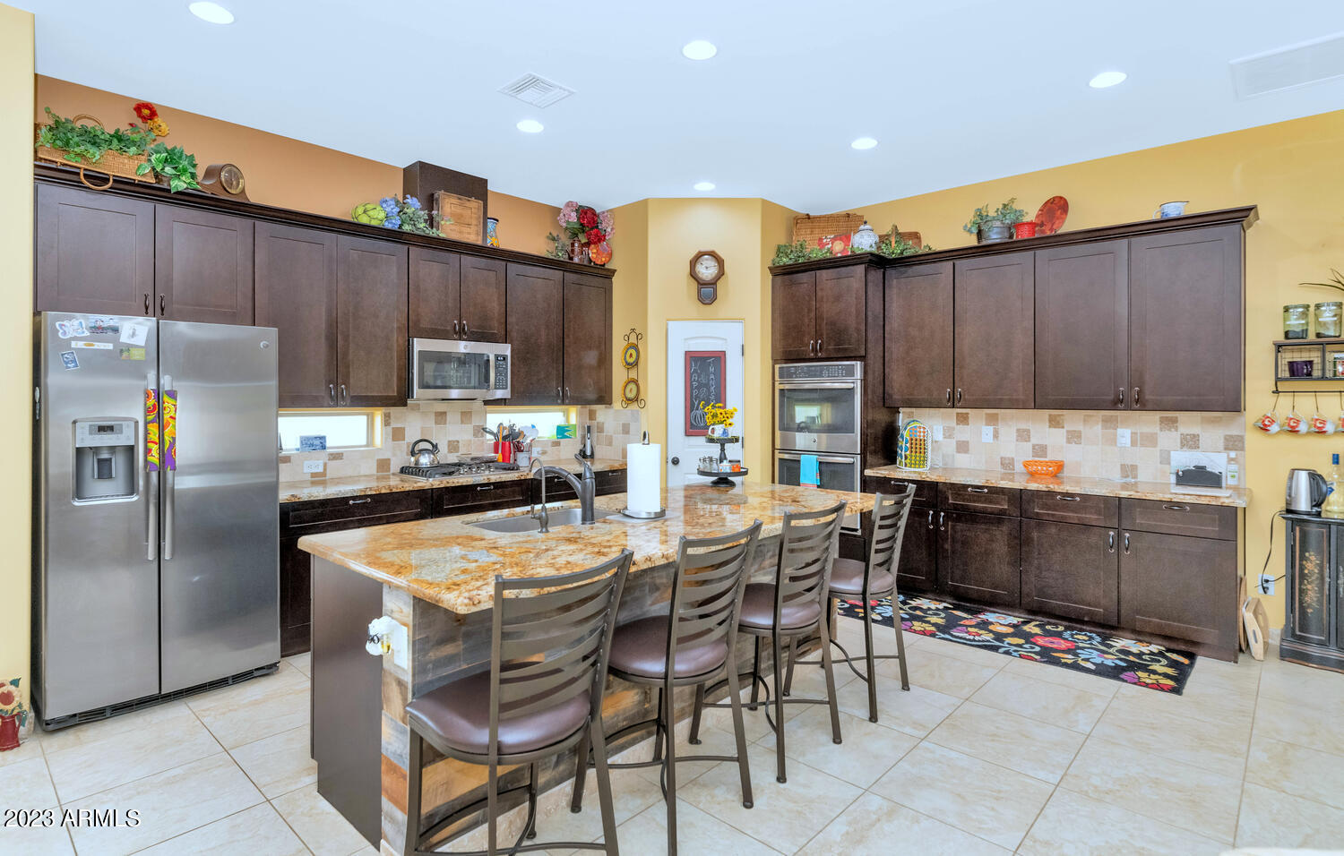 307 E DESERT HILLS Drive