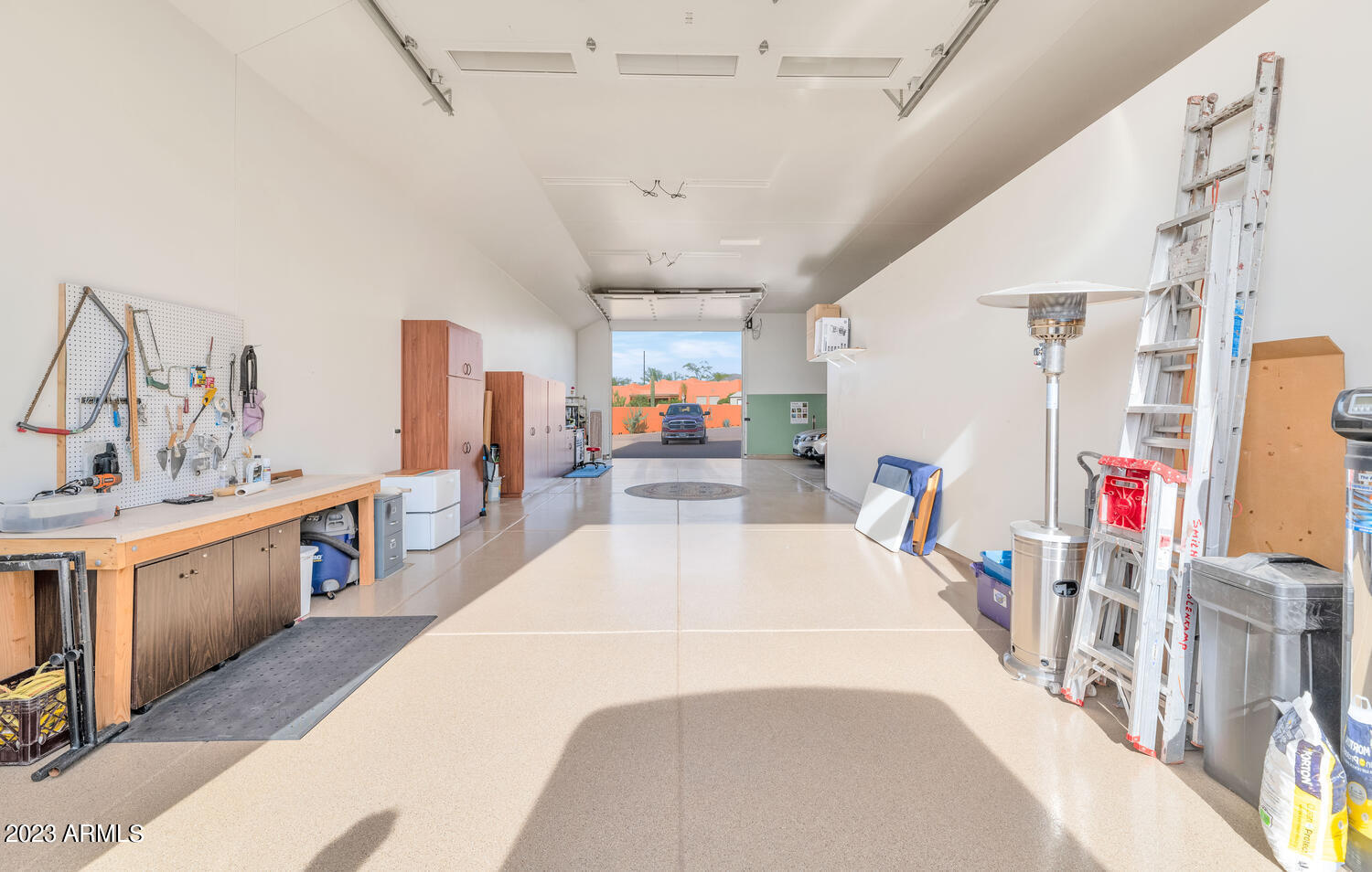 307 E DESERT HILLS Drive