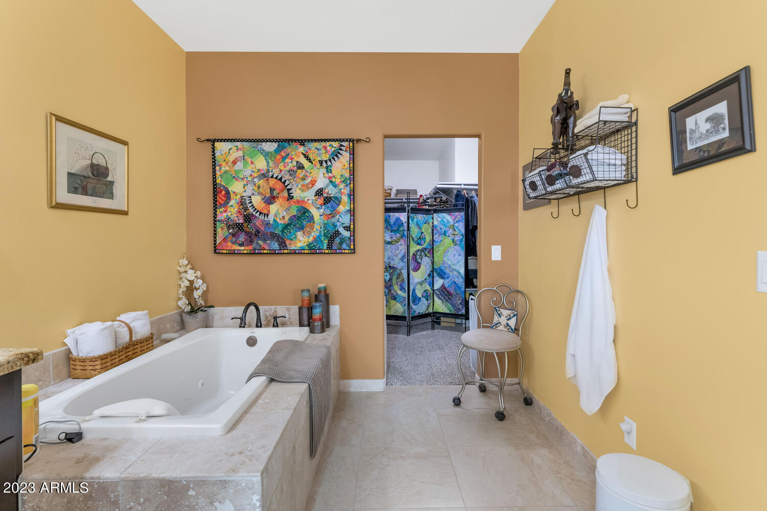 307 E DESERT HILLS Drive