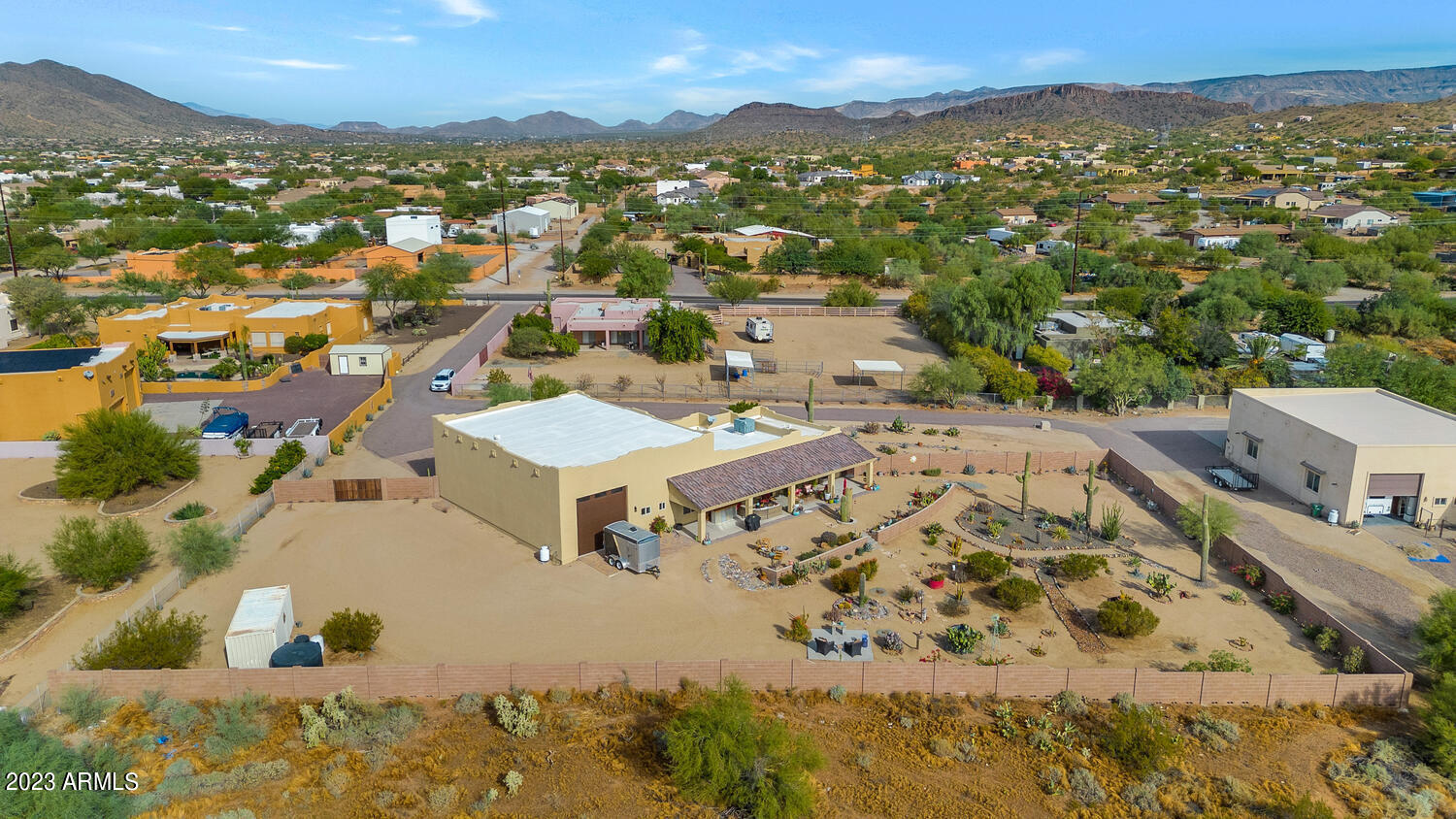 307 E DESERT HILLS Drive