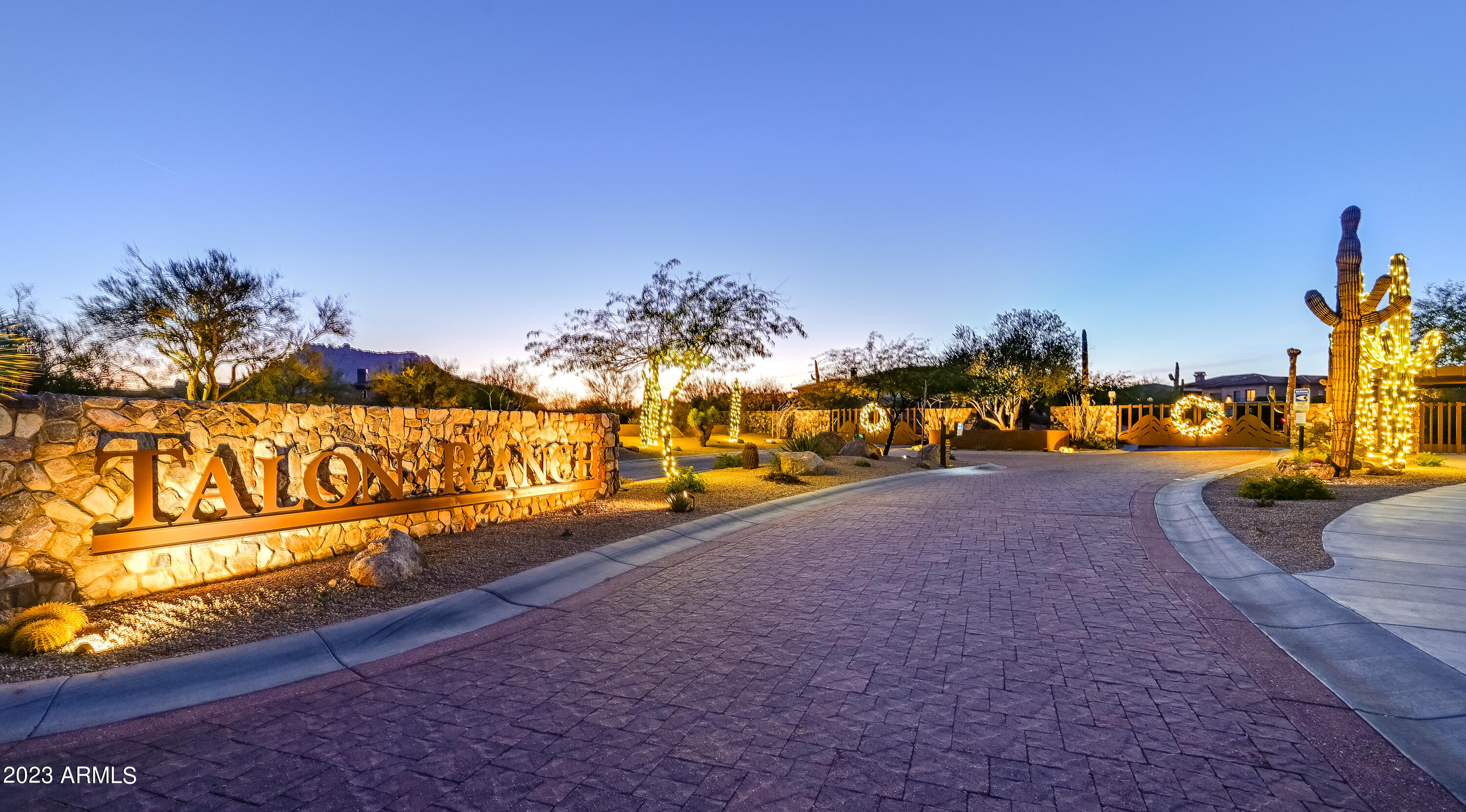 11748 E QUAIL TRACK Drive E