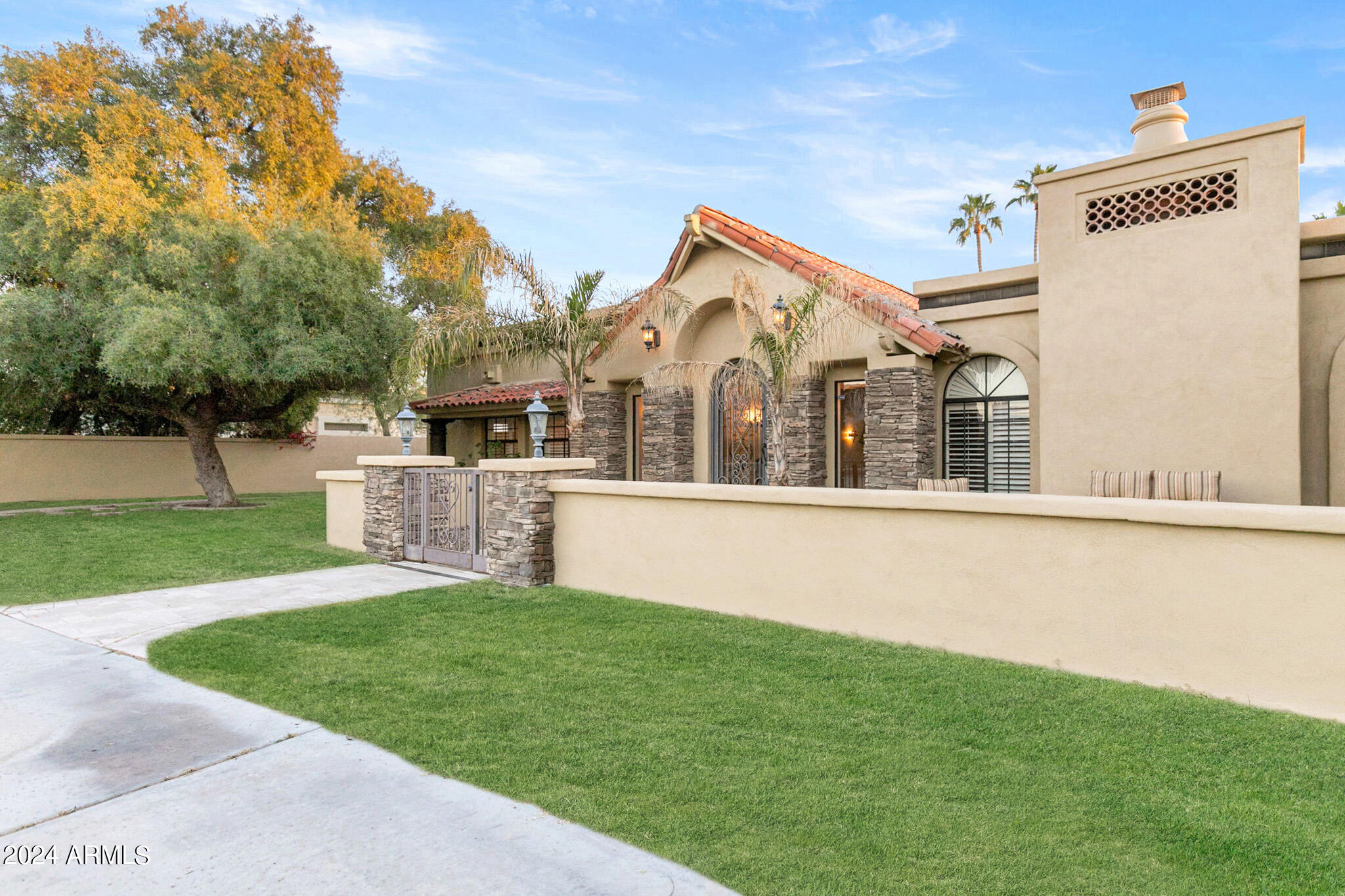 10111 E Cholla Street