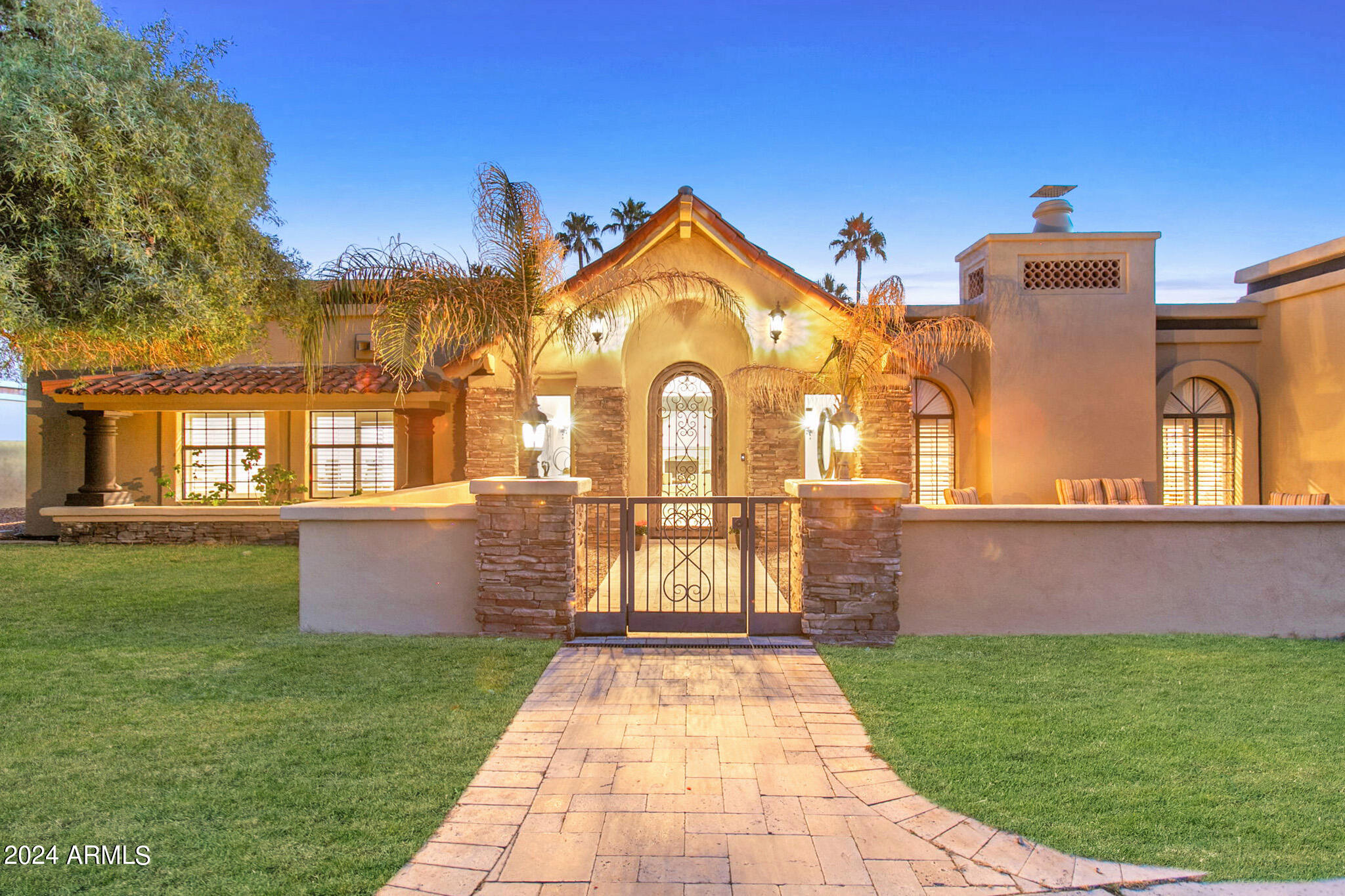 10111 E Cholla Street