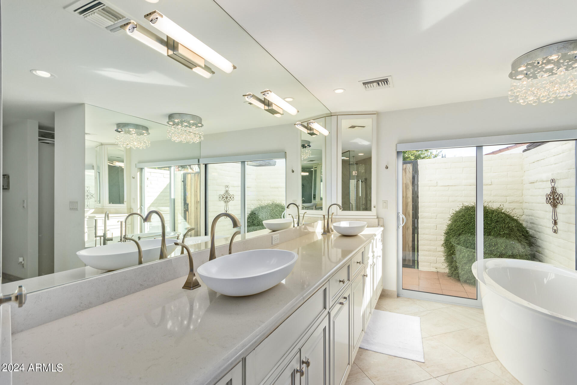 7322 E MCLELLAN Boulevard