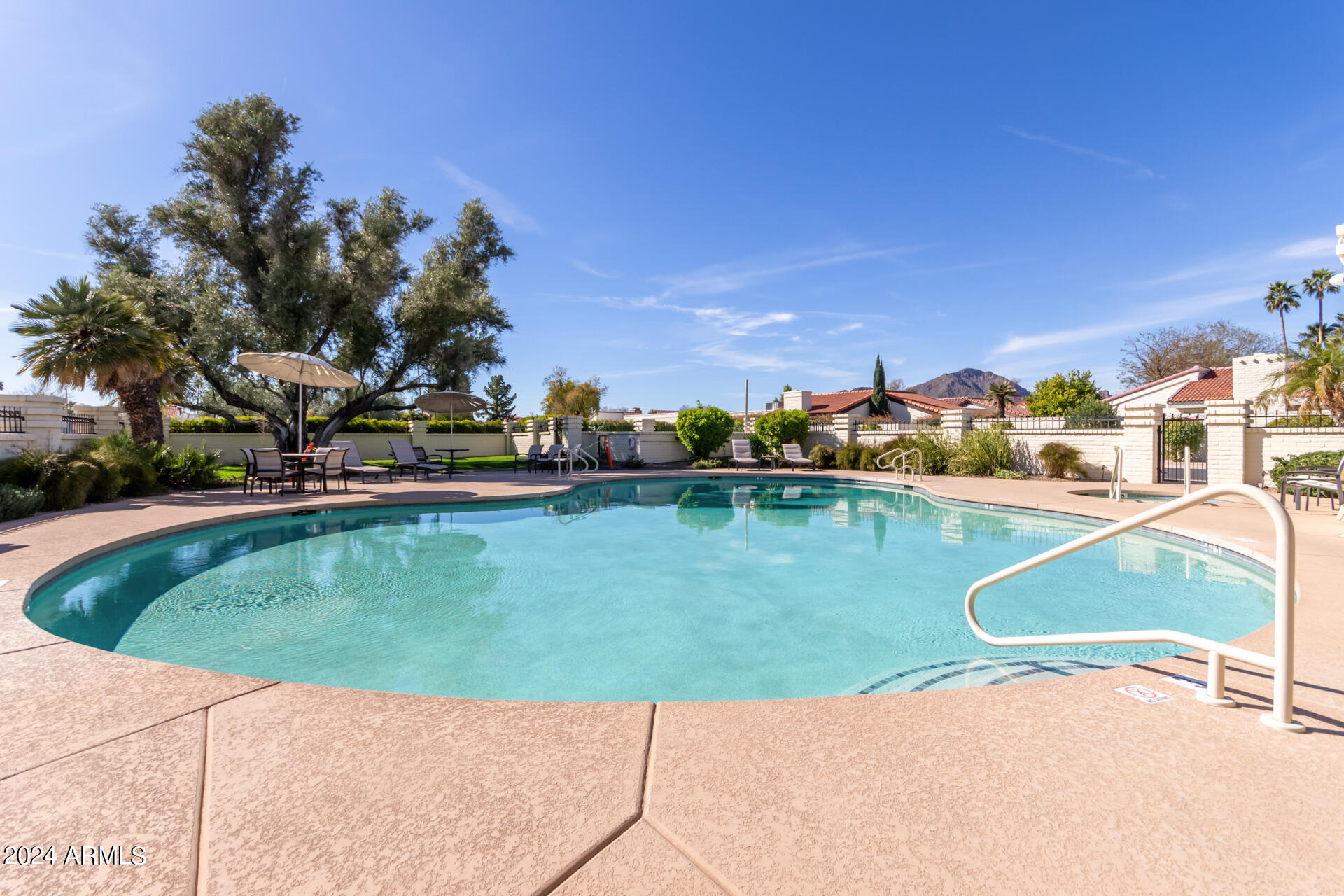 7322 E MCLELLAN Boulevard