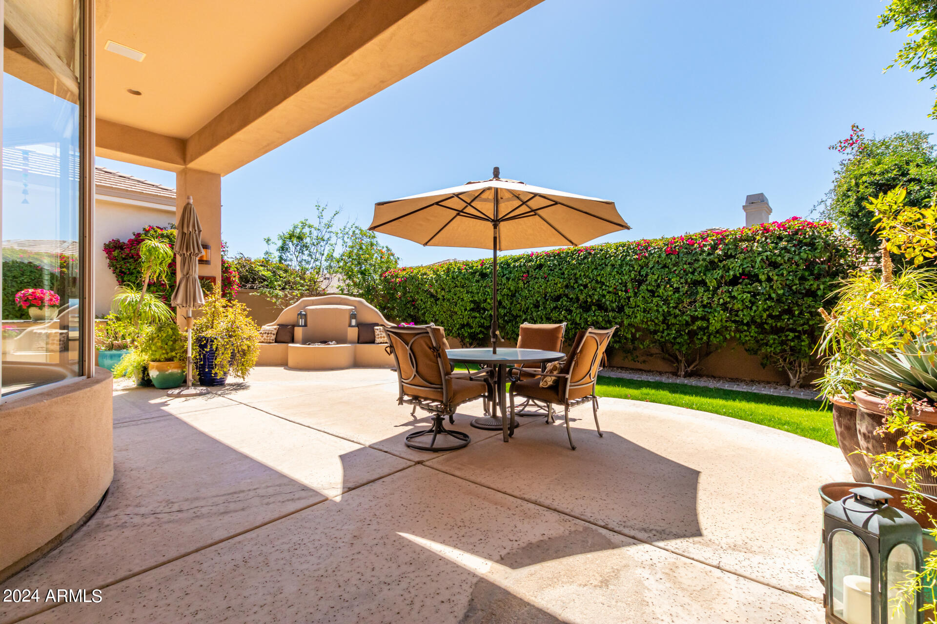 8233 E HOVERLAND Road