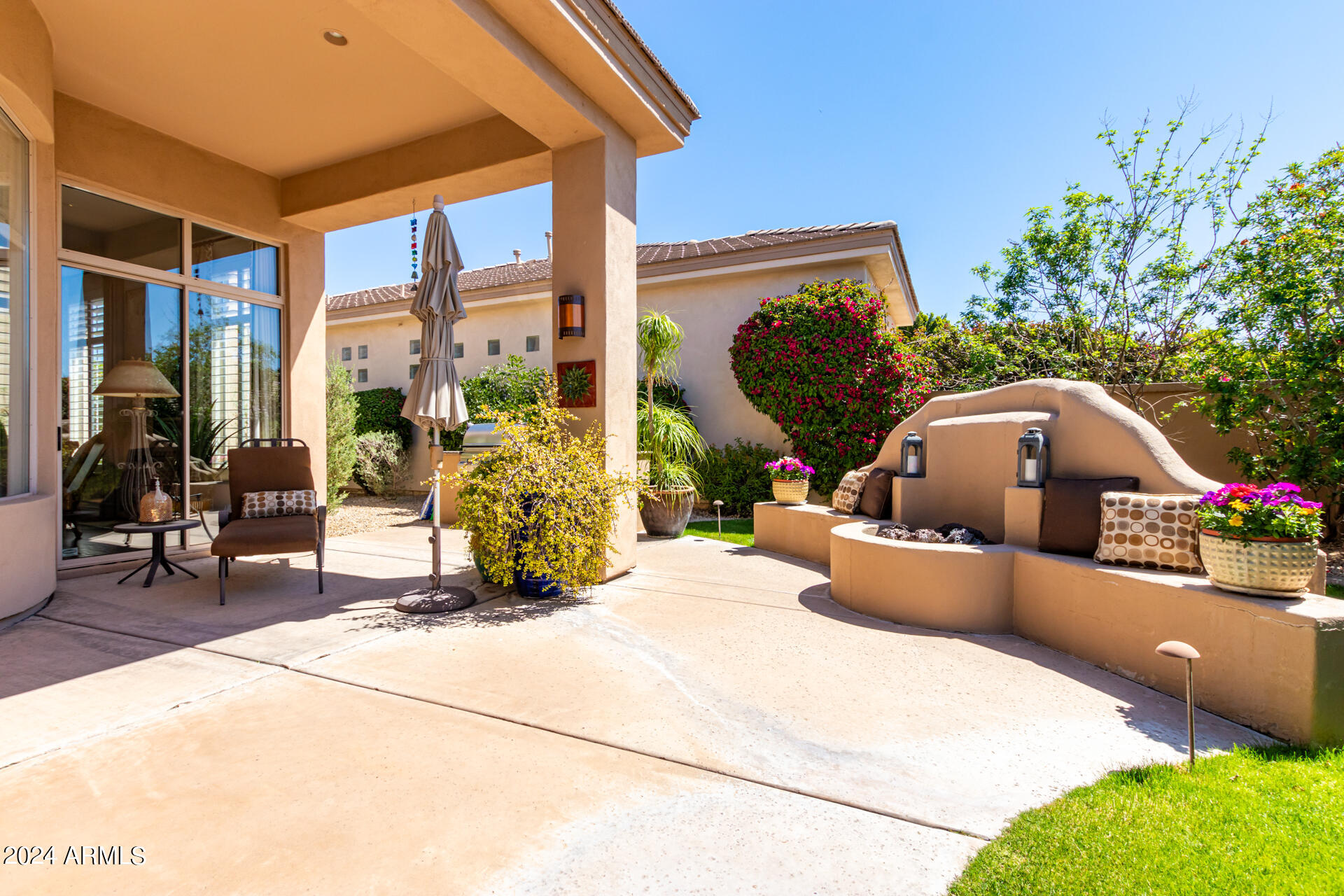 8233 E HOVERLAND Road