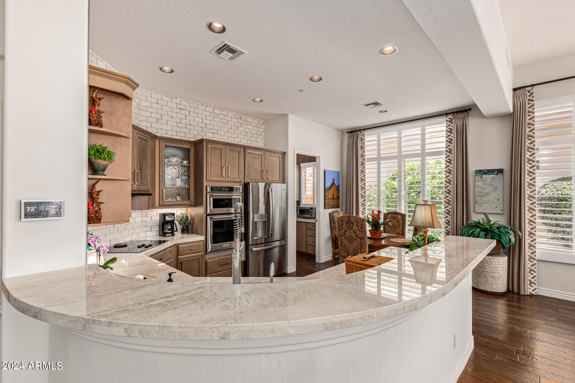 8233 E HOVERLAND Road