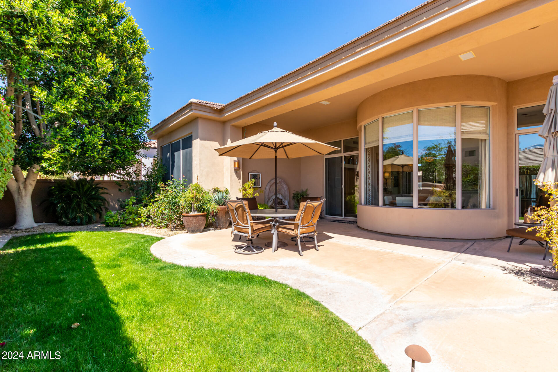 8233 E HOVERLAND Road