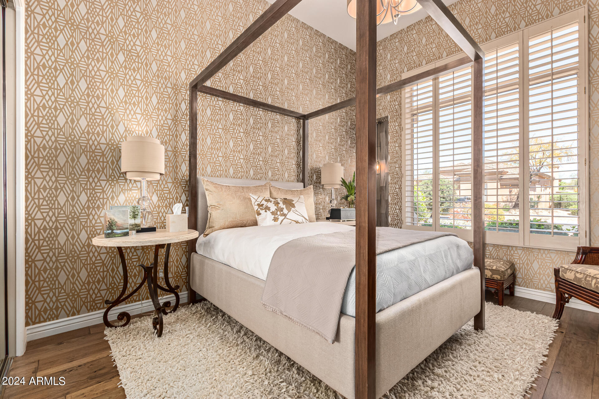 8233 E HOVERLAND Road