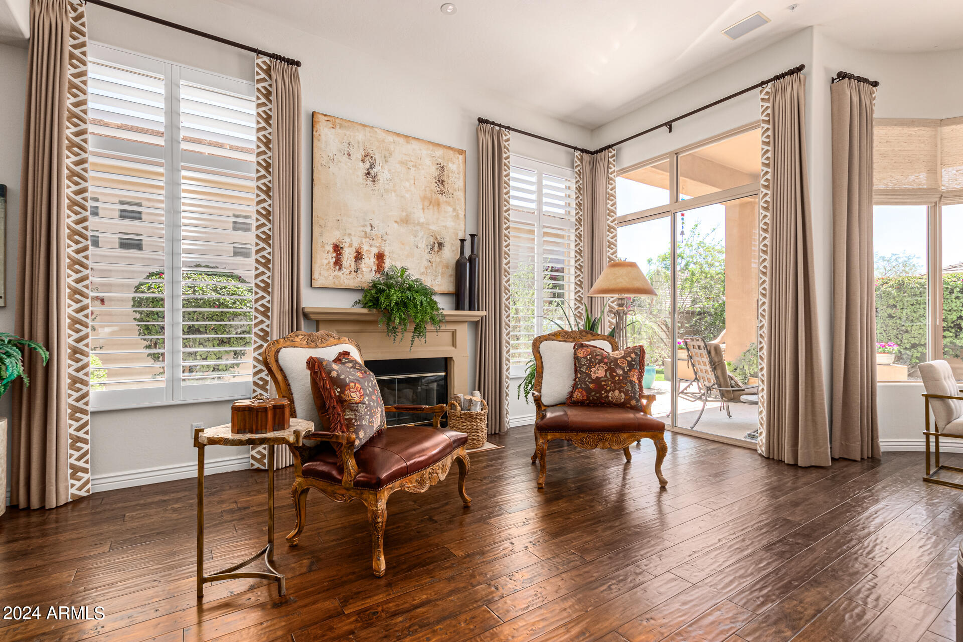 8233 E HOVERLAND Road