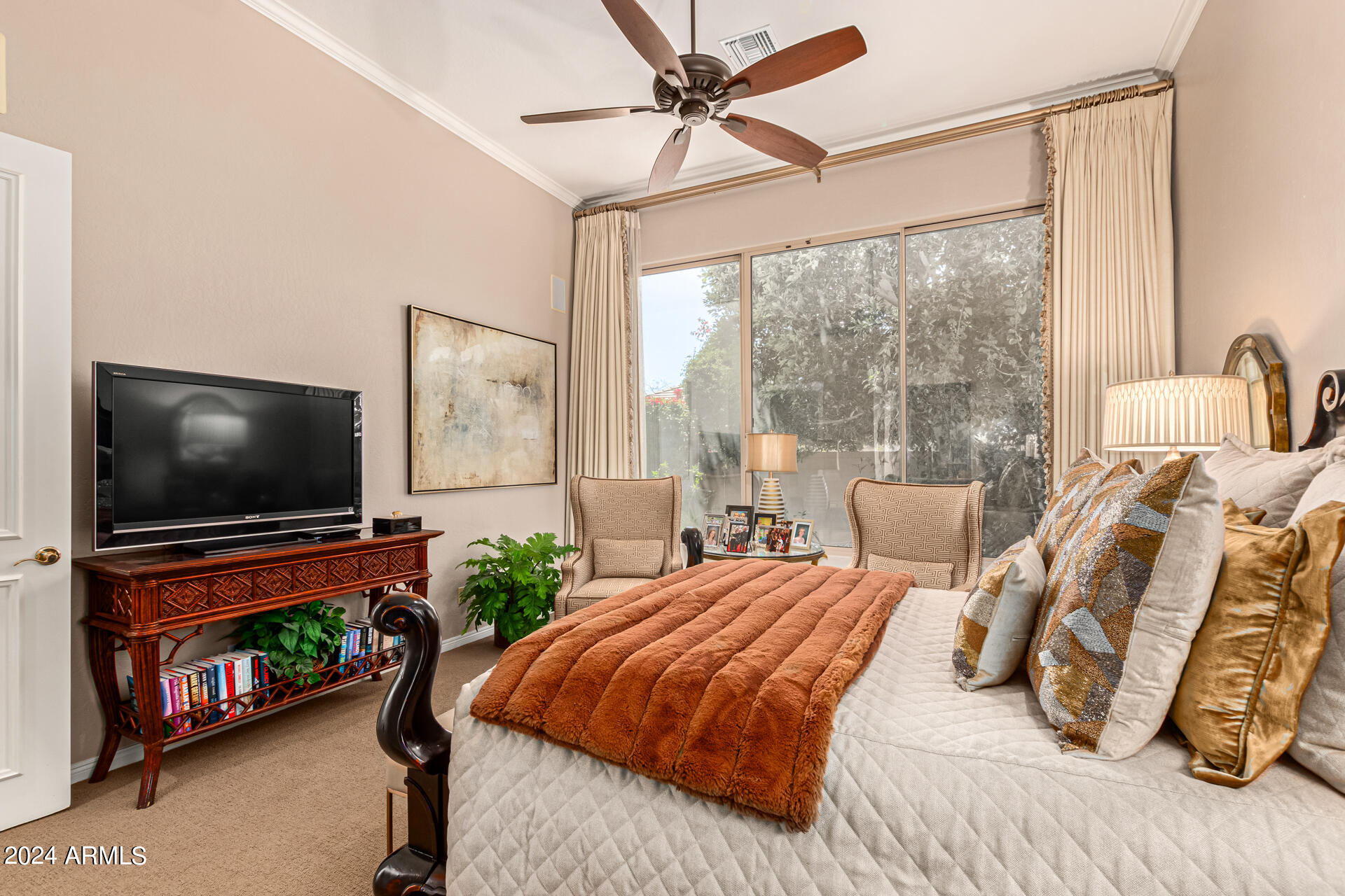 8233 E HOVERLAND Road