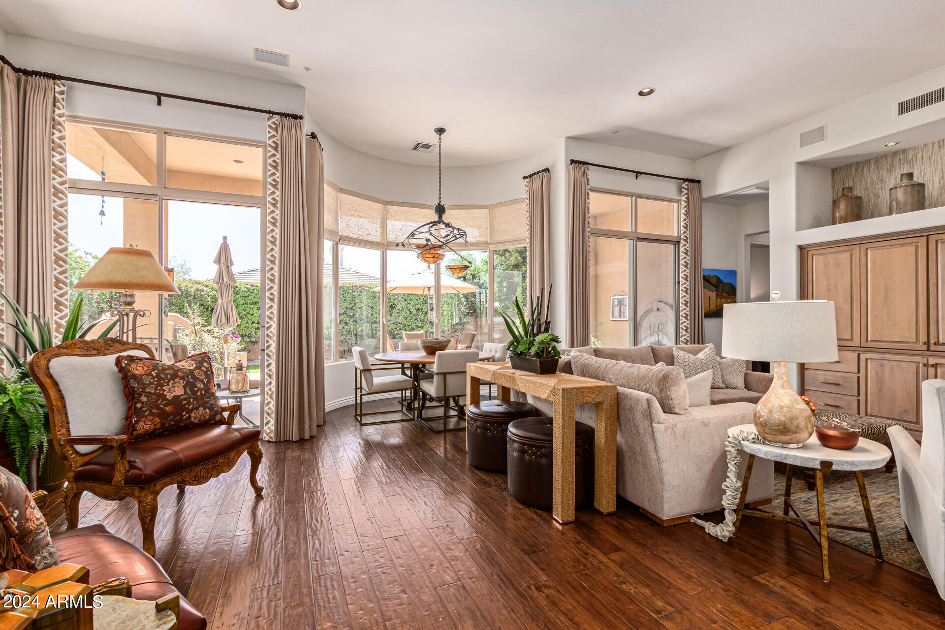 8233 E HOVERLAND Road