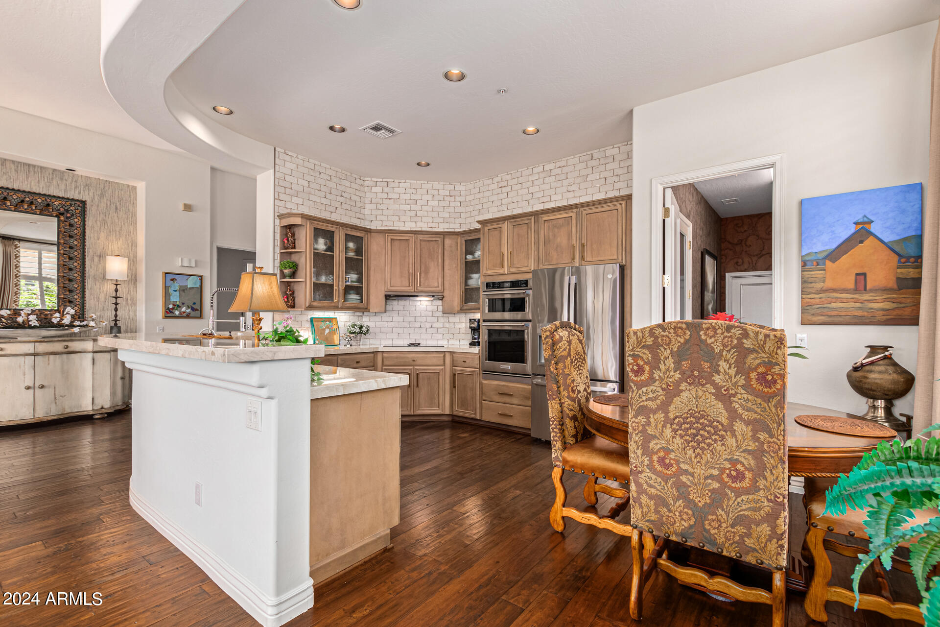 8233 E HOVERLAND Road