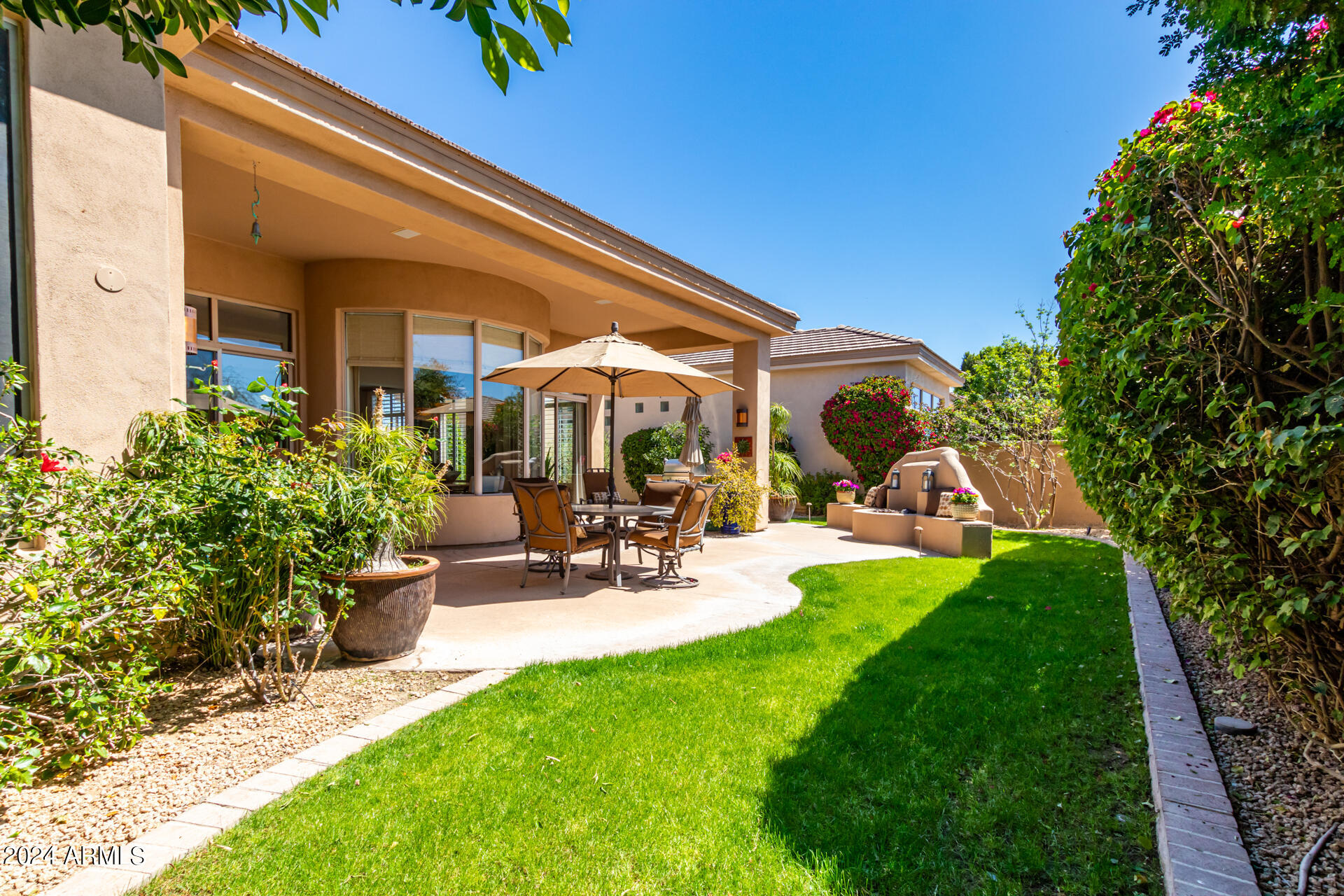 8233 E HOVERLAND Road