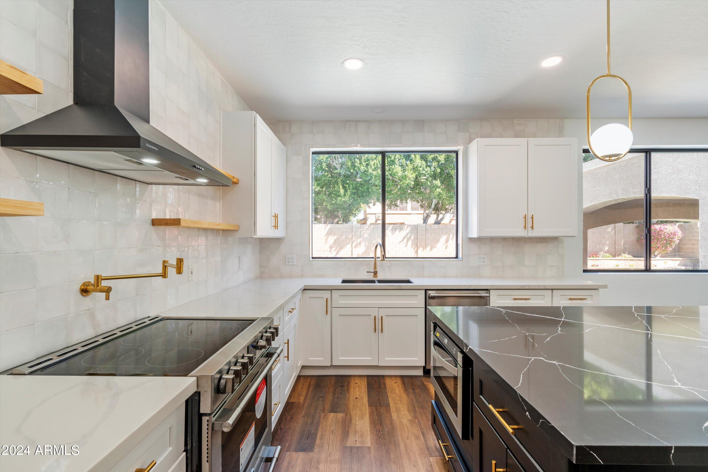 6874 W AVENIDA DEL REY Avenue