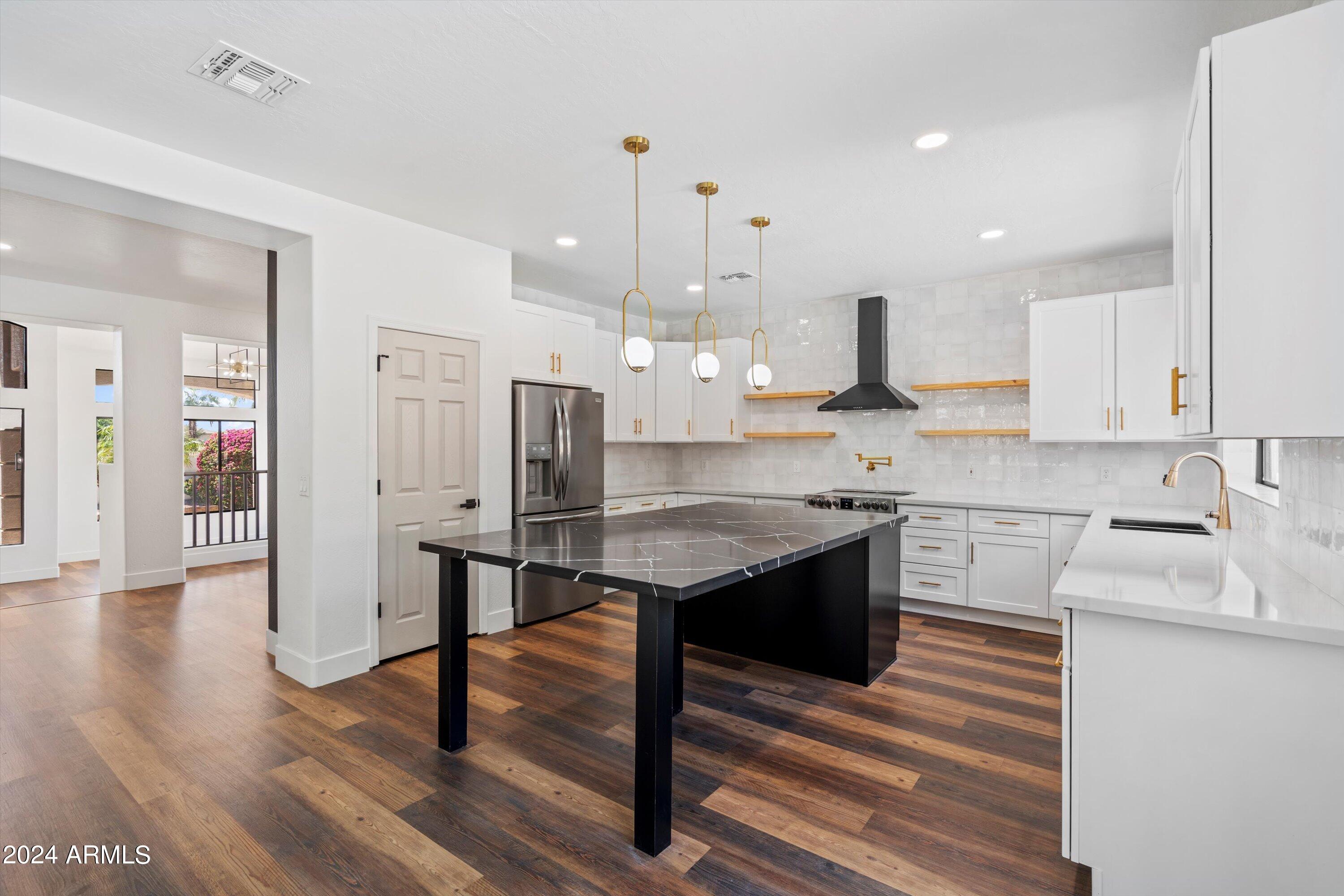 6874 W AVENIDA DEL REY Avenue