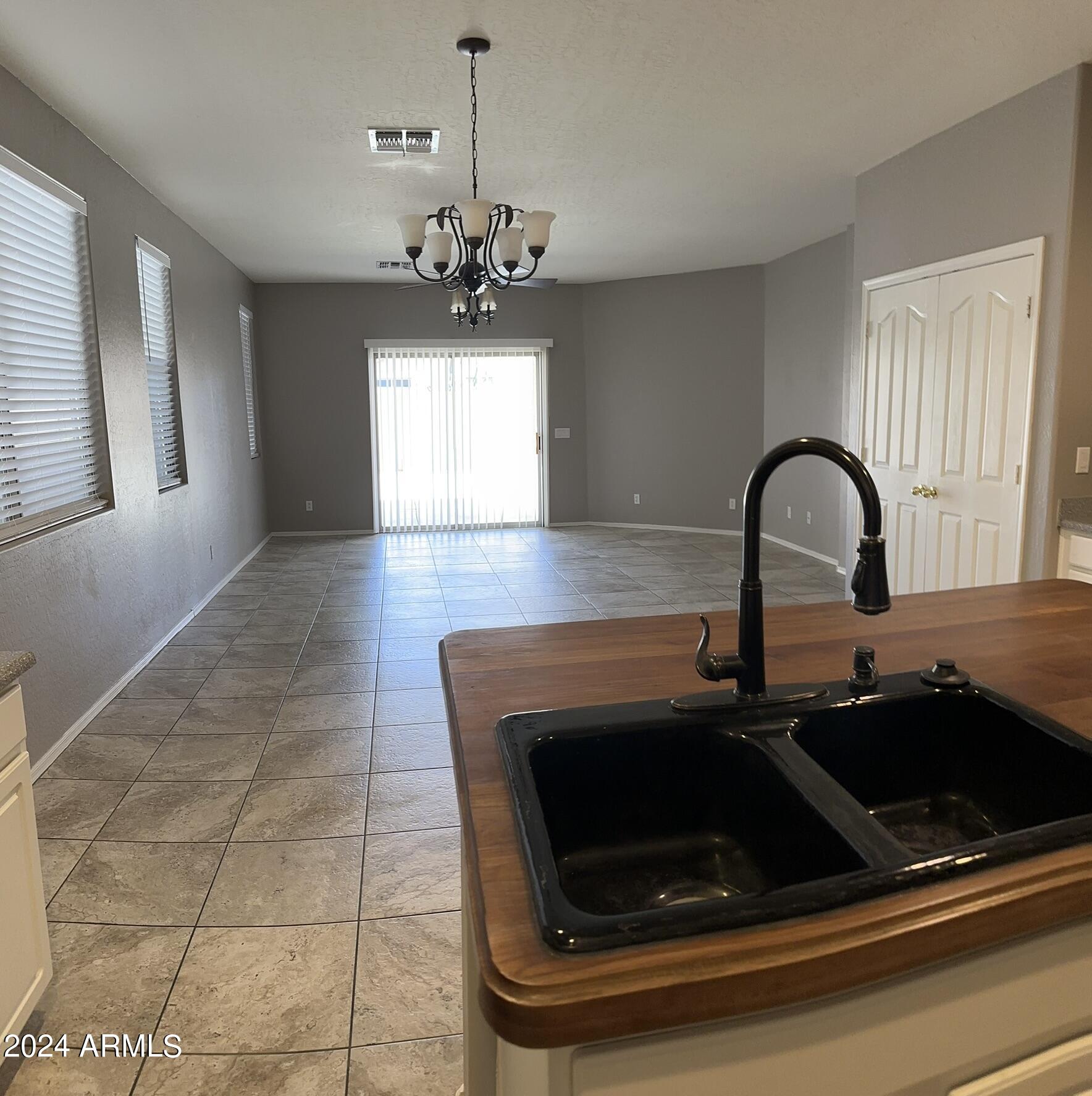 17020 W BRISTOL Lane