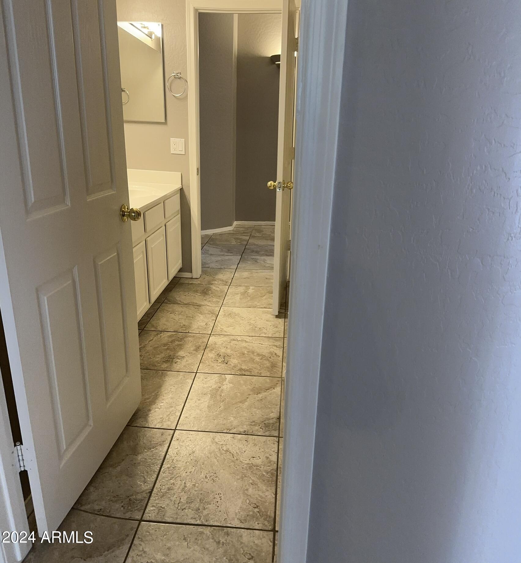 17020 W BRISTOL Lane