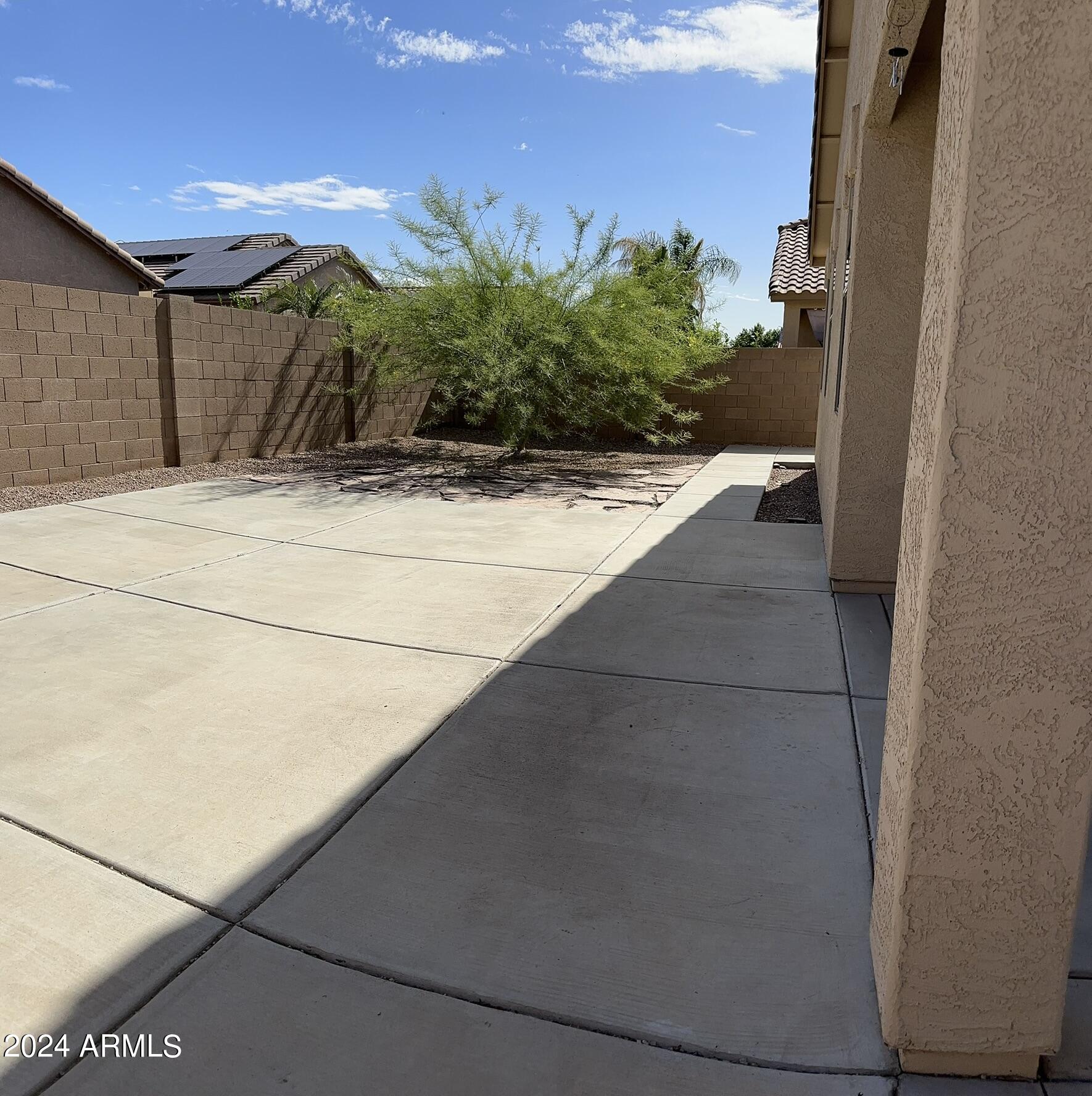 17020 W BRISTOL Lane