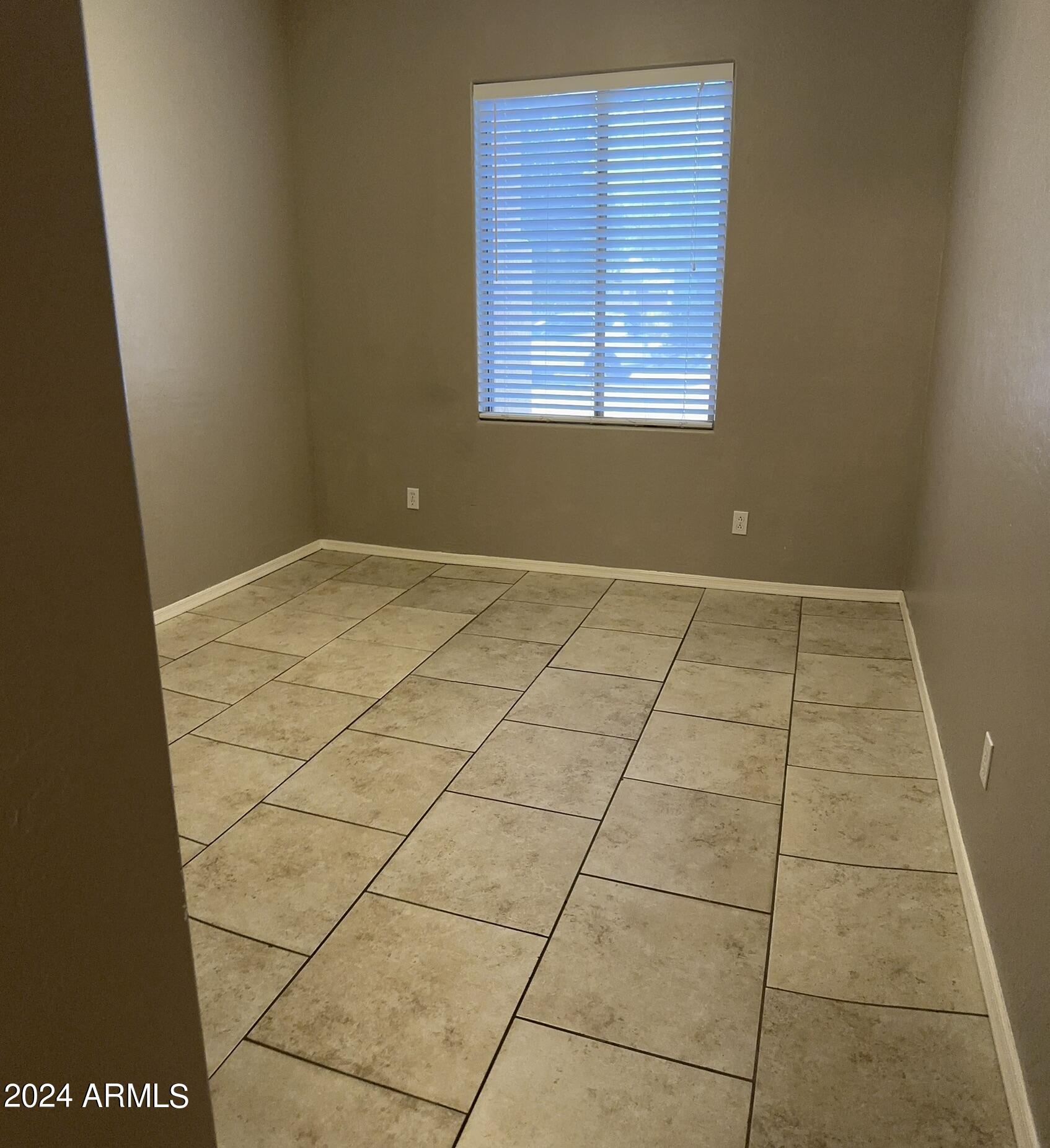 17020 W BRISTOL Lane