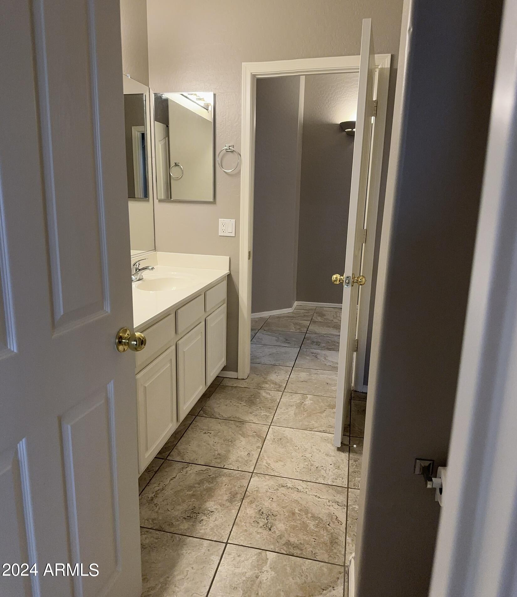 17020 W BRISTOL Lane