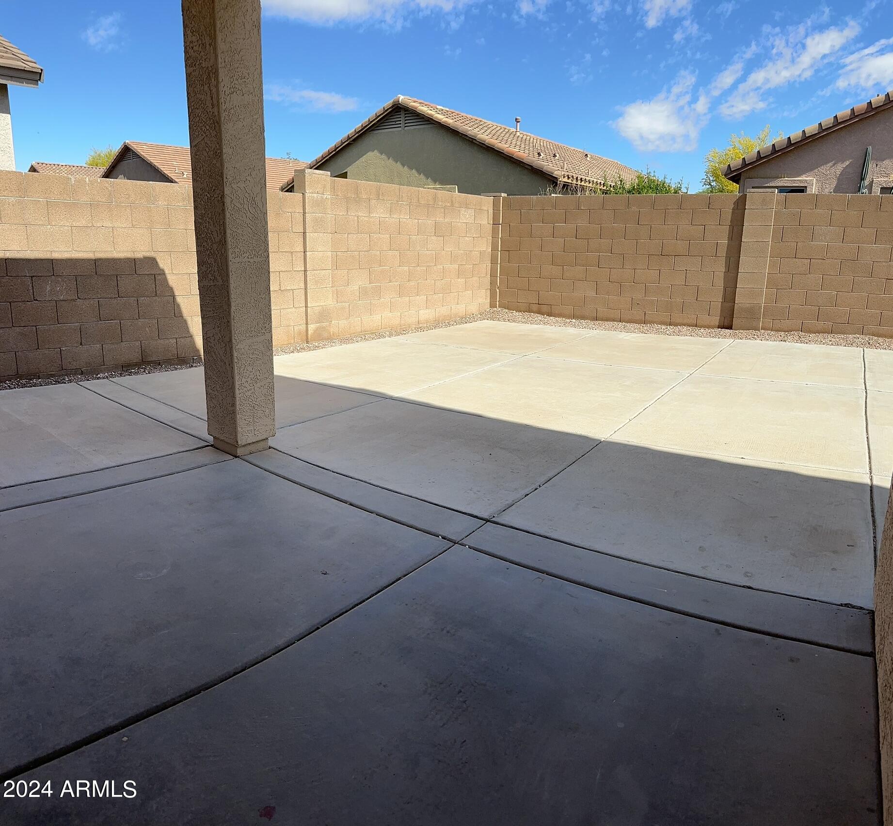 17020 W BRISTOL Lane