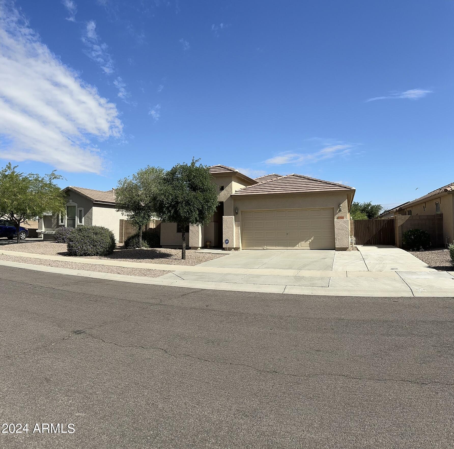 17020 W BRISTOL Lane