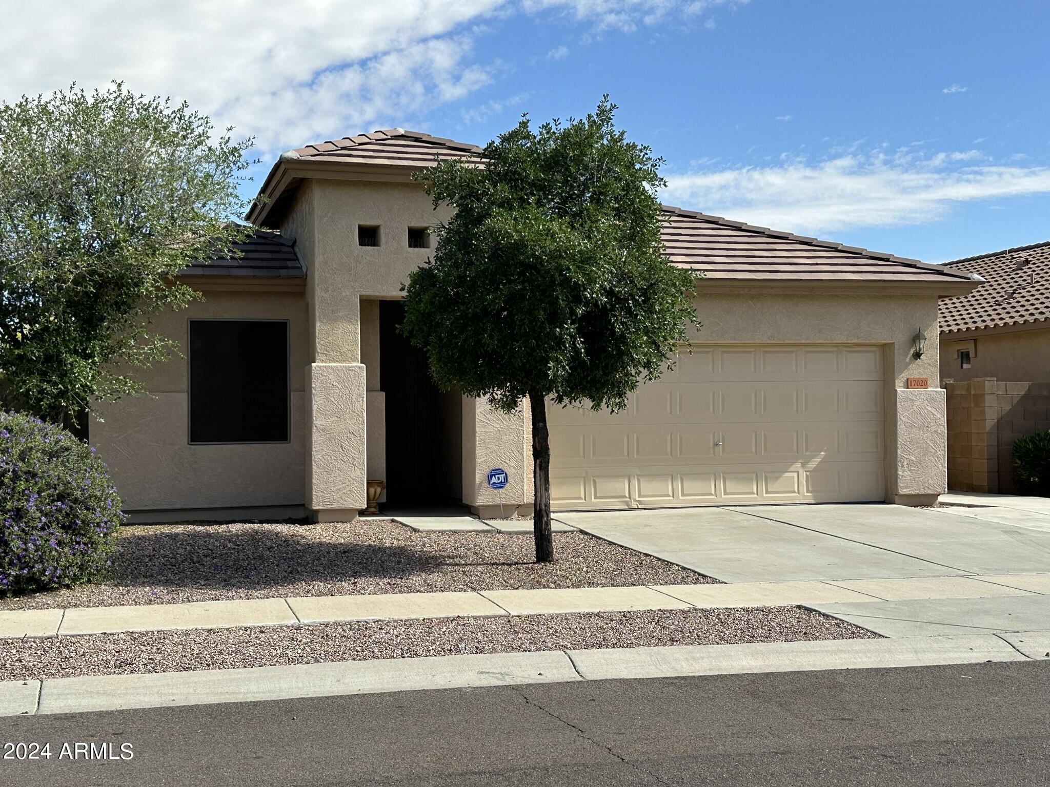 17020 W BRISTOL Lane