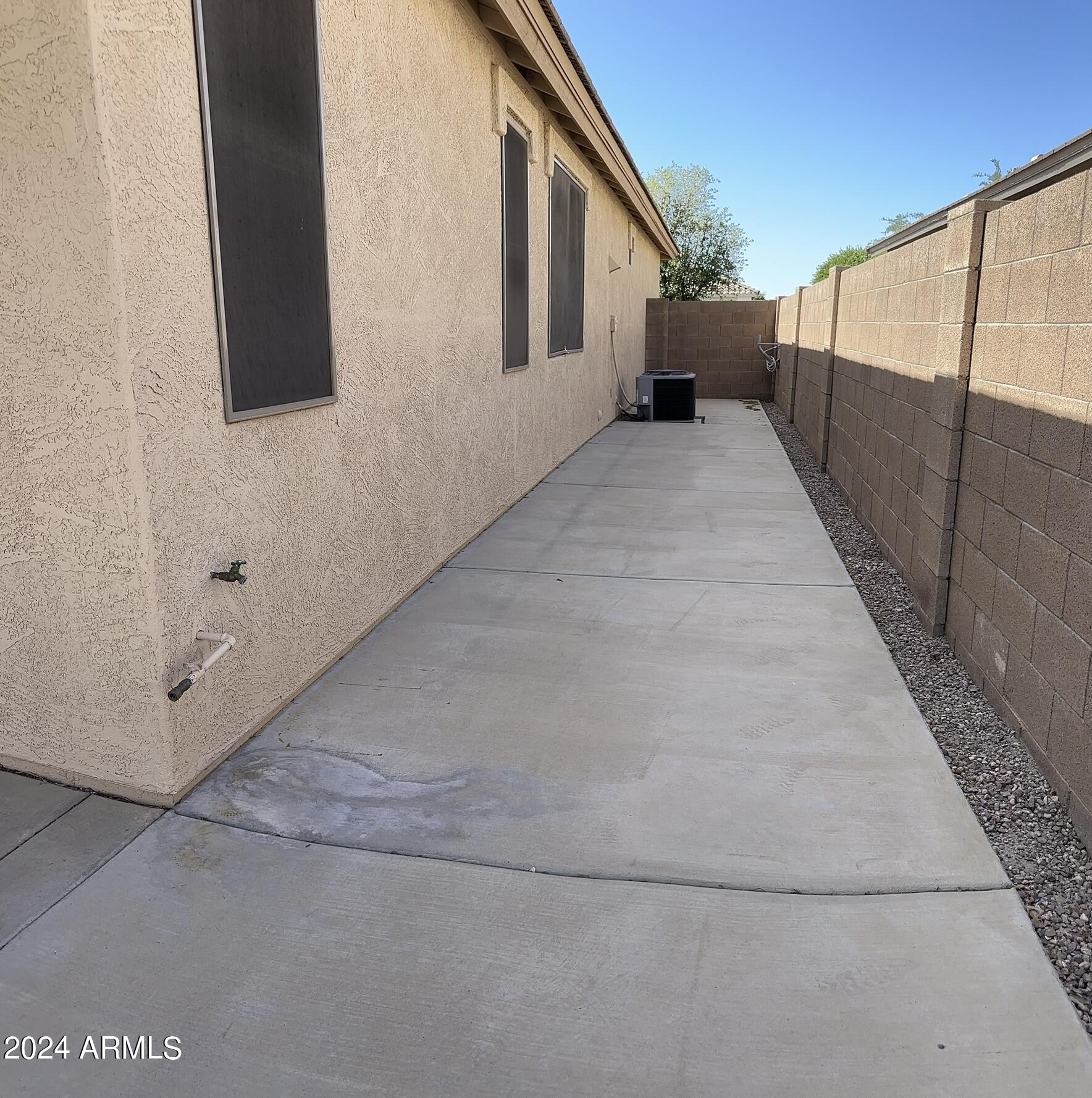 17020 W BRISTOL Lane