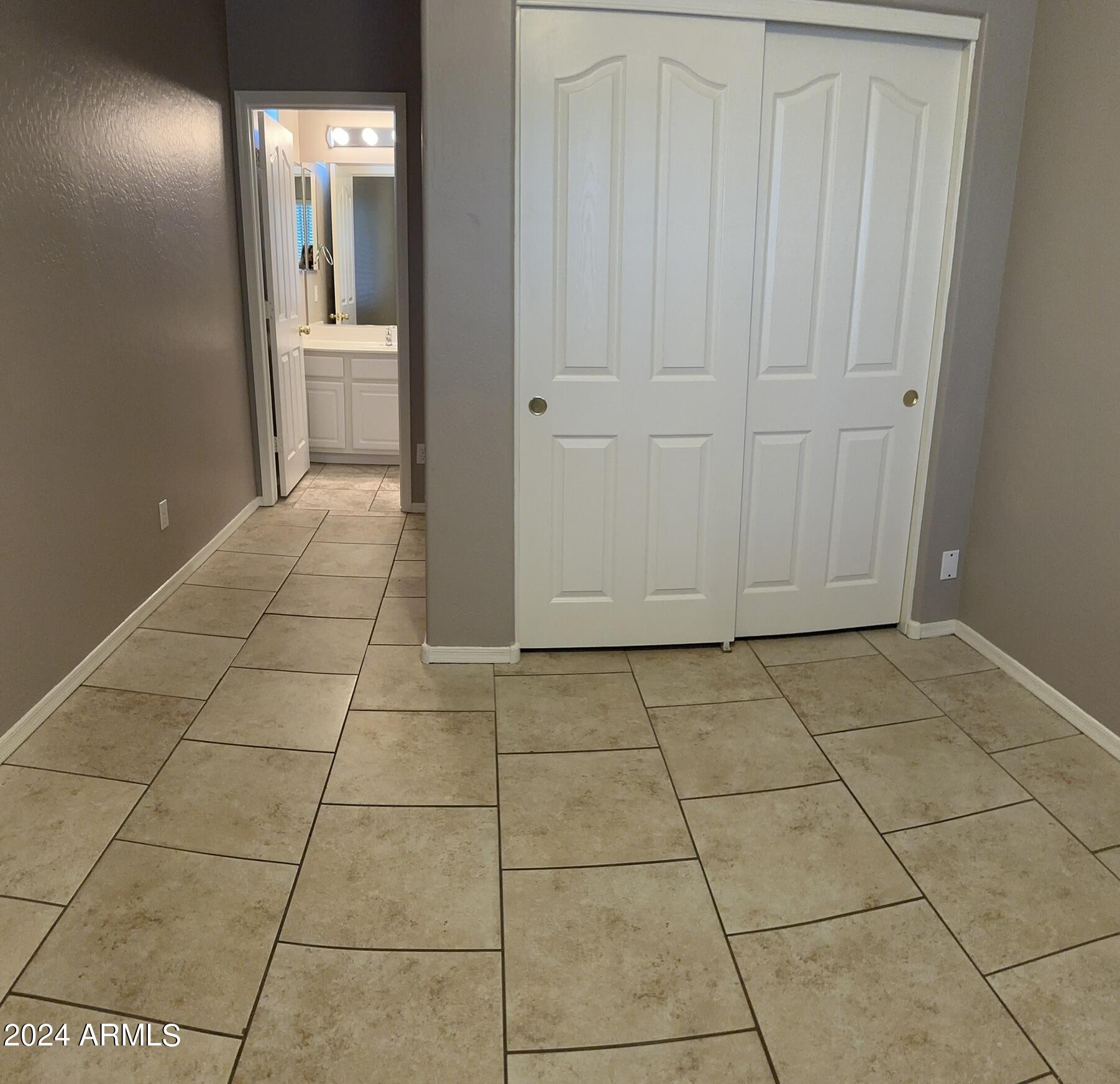 17020 W BRISTOL Lane