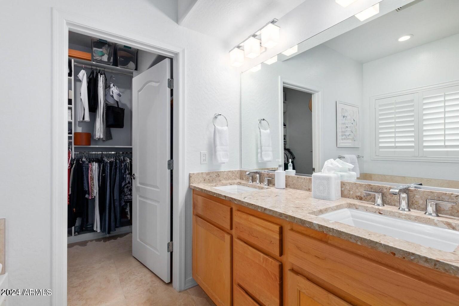 6940 E COCHISE Road, 1011