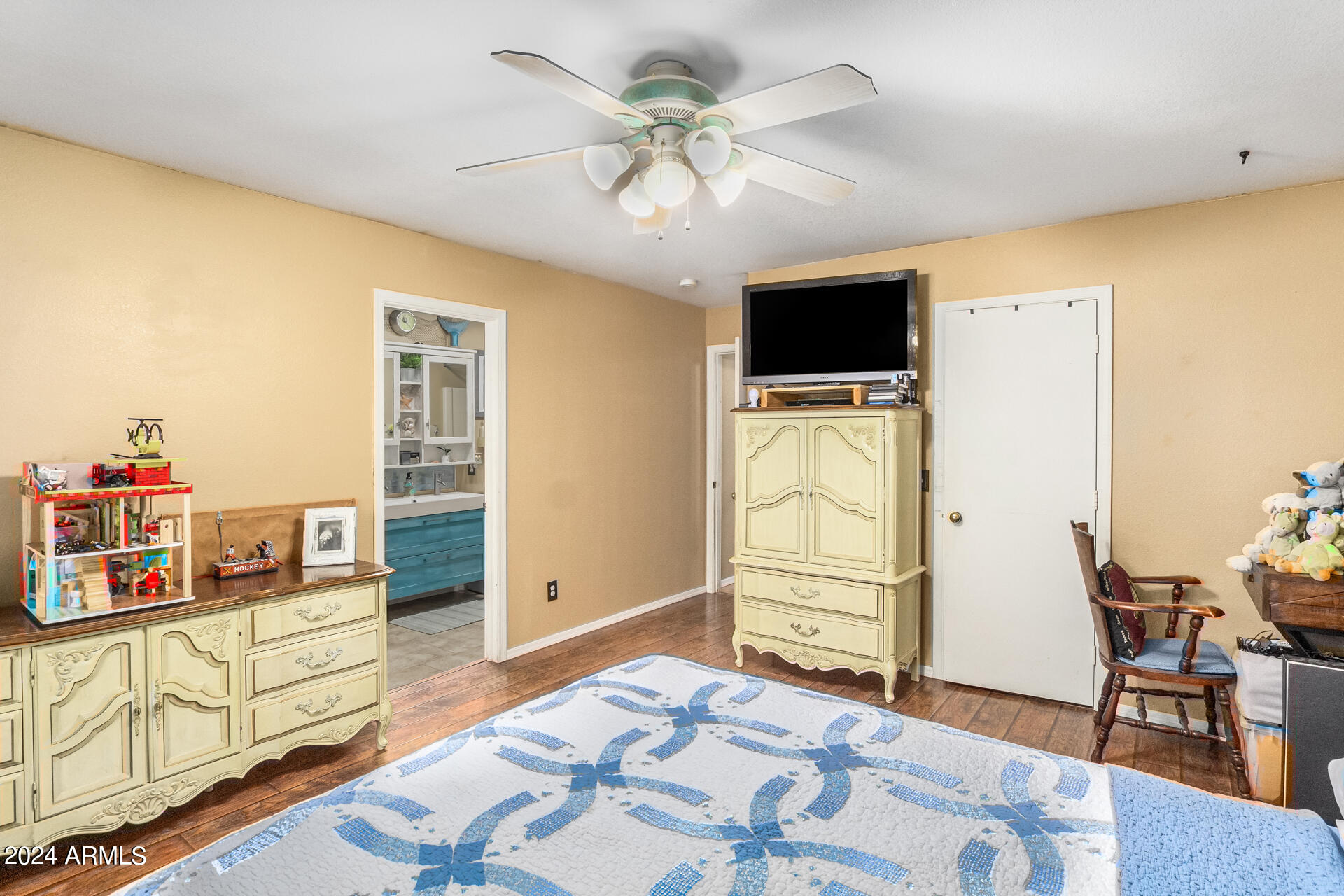 10642 E BRAMBLE Avenue