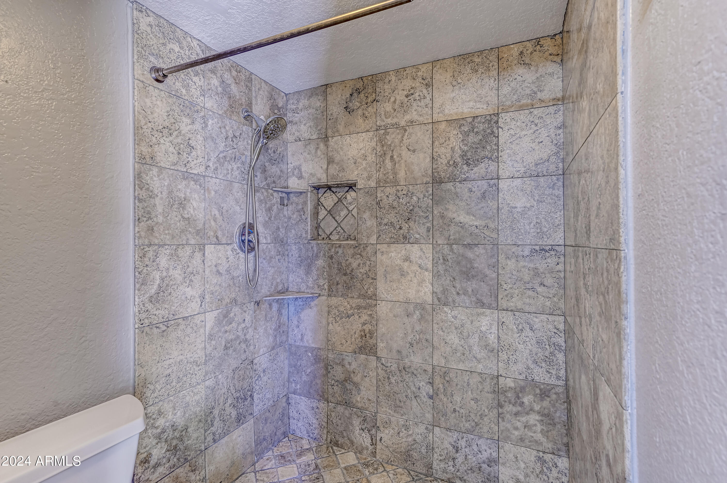 3917 E CORRINE Drive