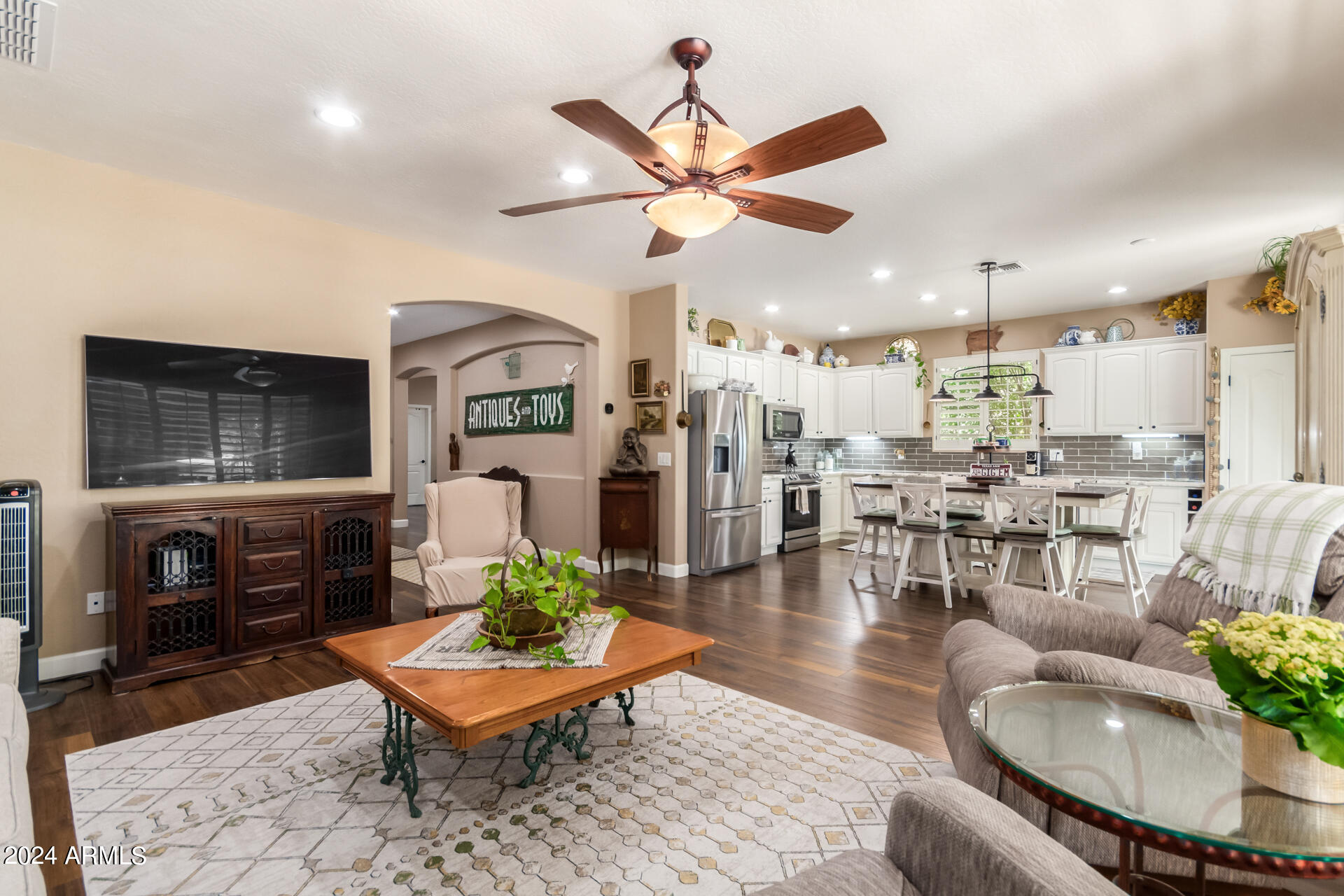 6217 W BUCKHORN Trail