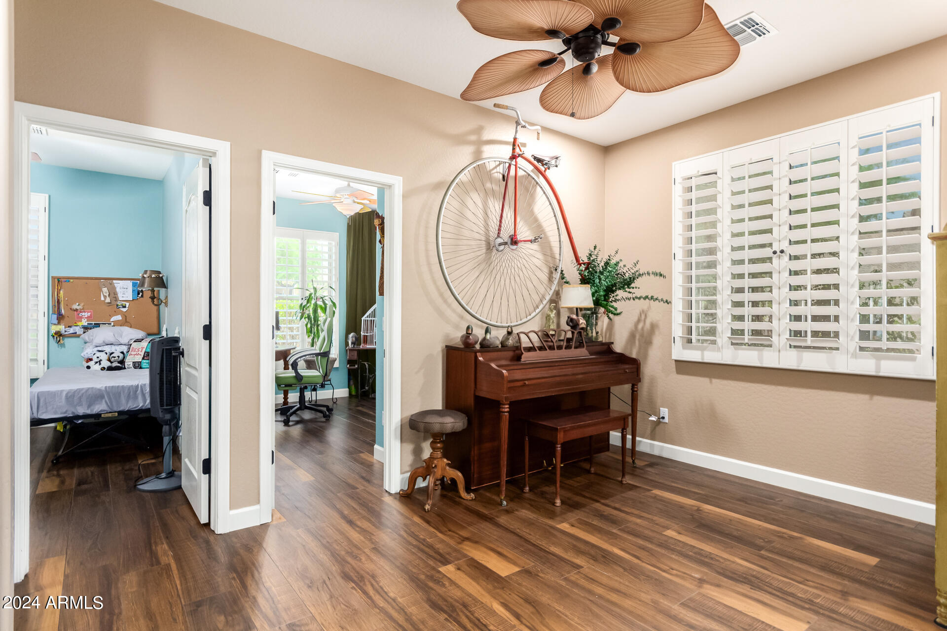 6217 W BUCKHORN Trail