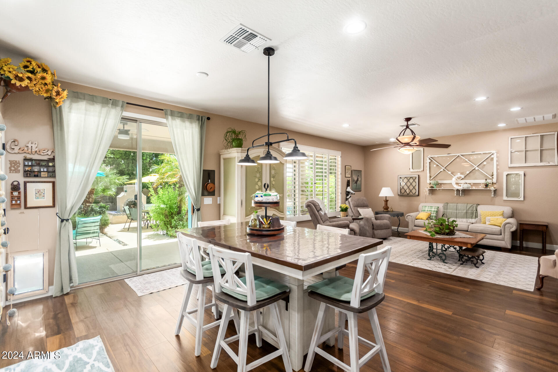 6217 W BUCKHORN Trail