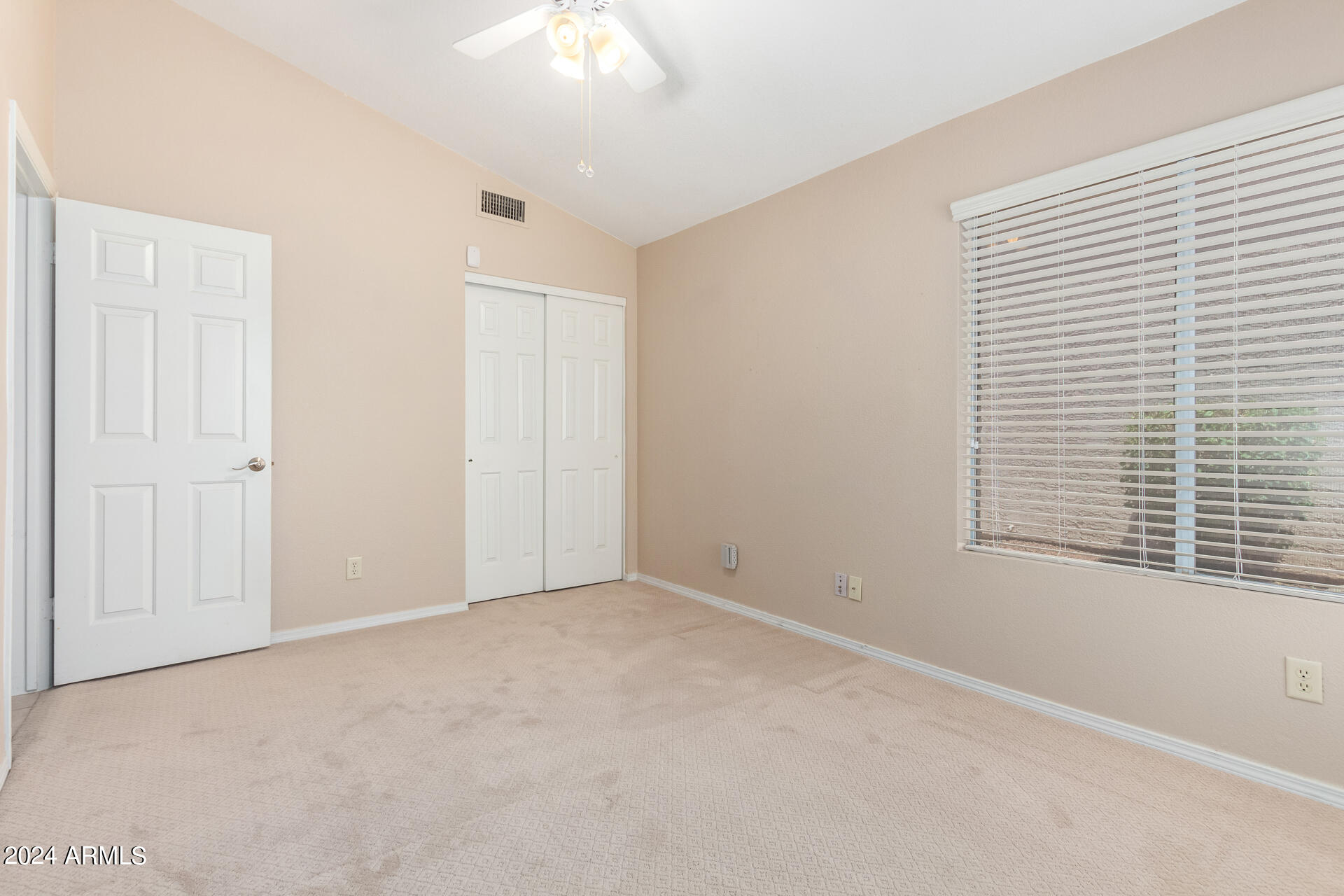 8814 E SUNNYSIDE Drive