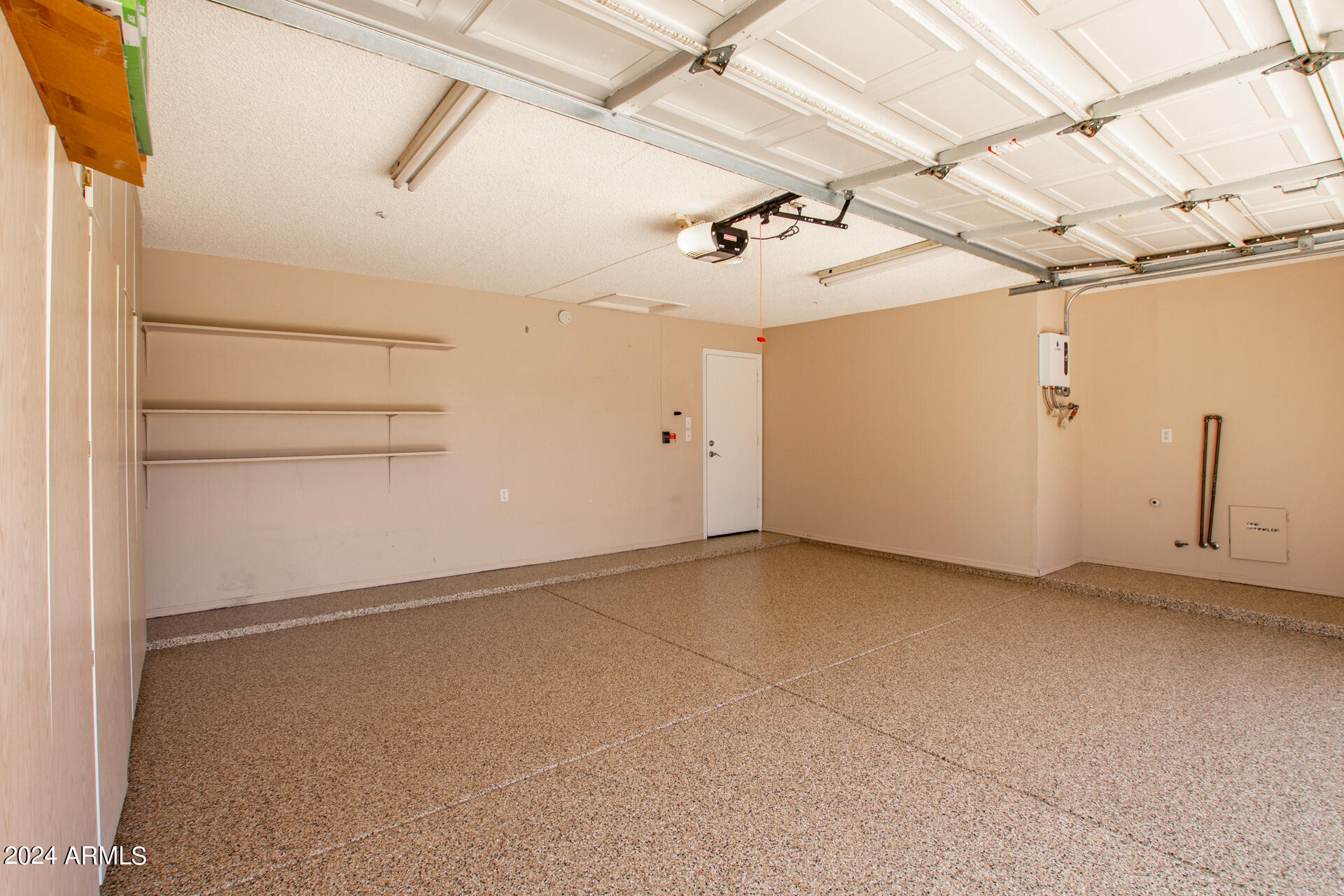 8814 E SUNNYSIDE Drive