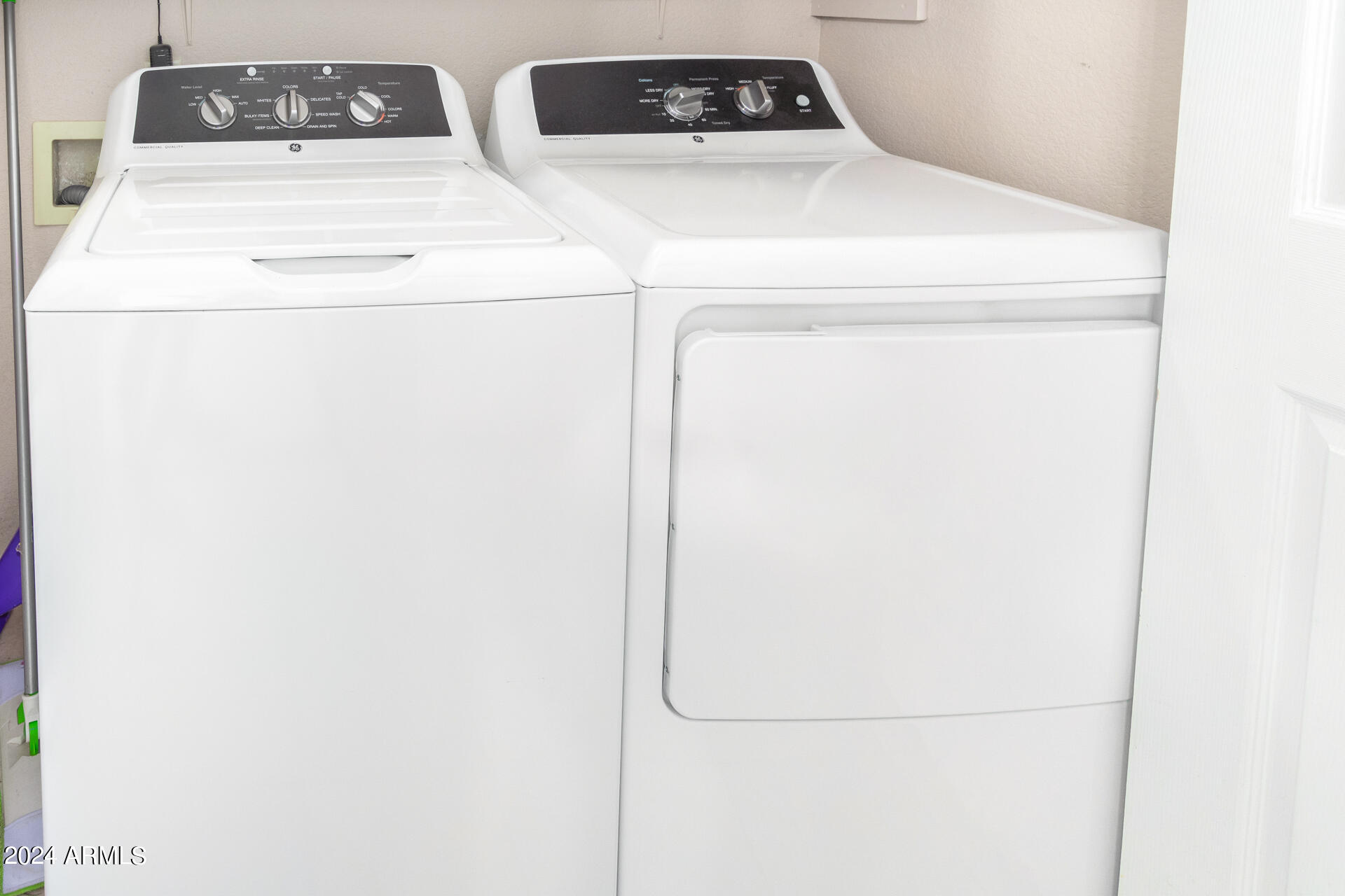 8814 E SUNNYSIDE Drive